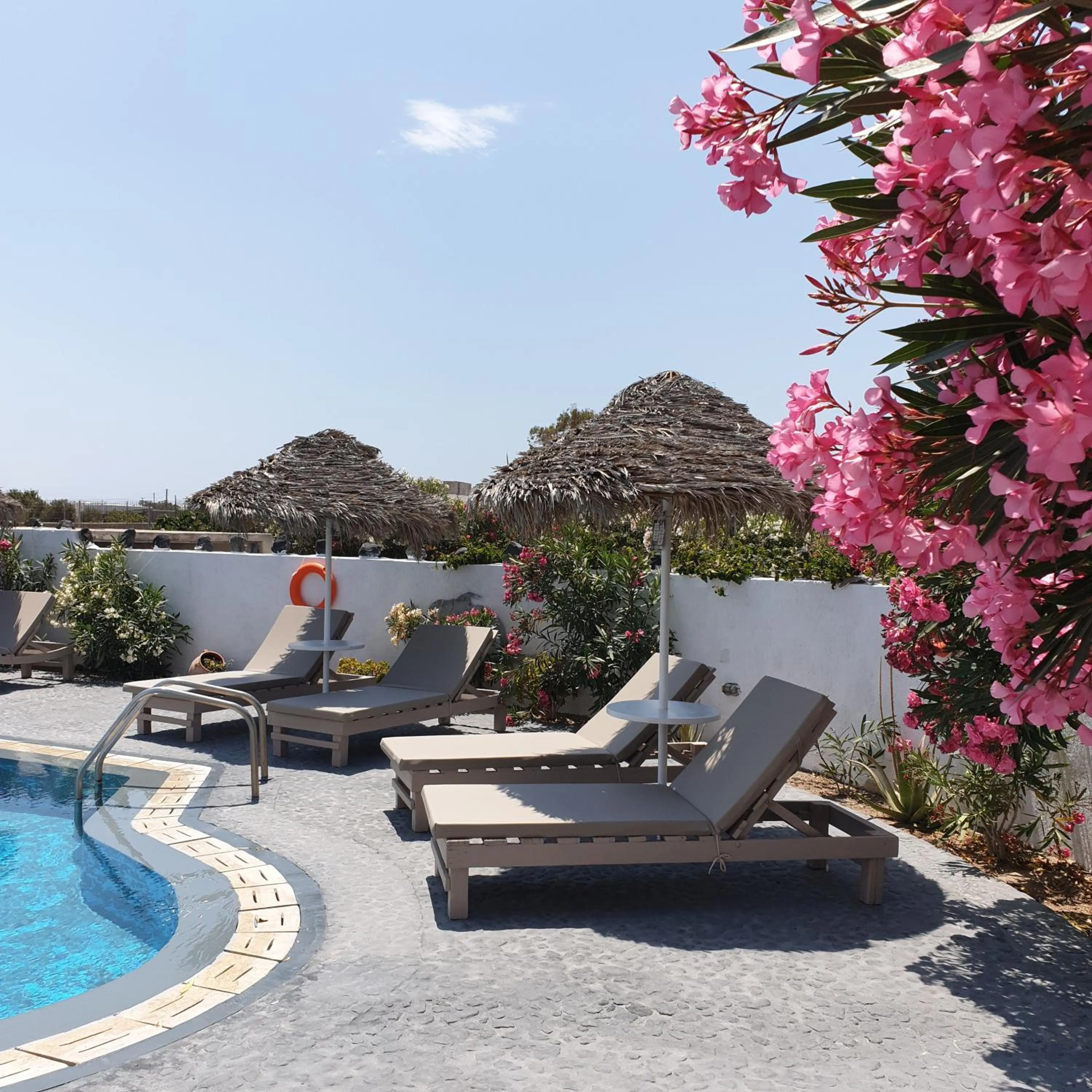 Swimming pool in Sagma Central Rooms