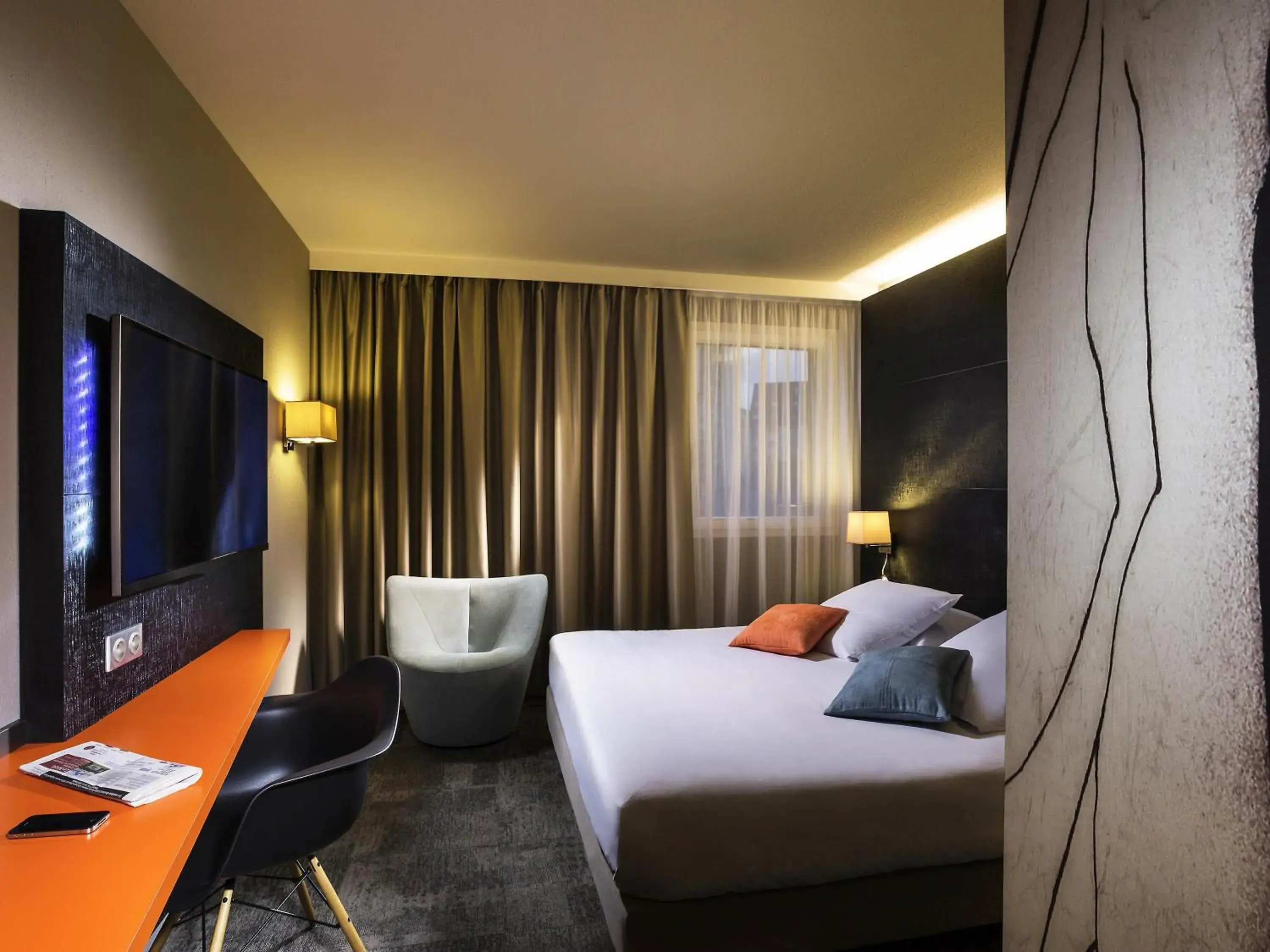 Bedroom, Bed in Mercure Colmar Centre Unterlinden Bedroom, Bed in Mercure Colmar Centre Unterlinden