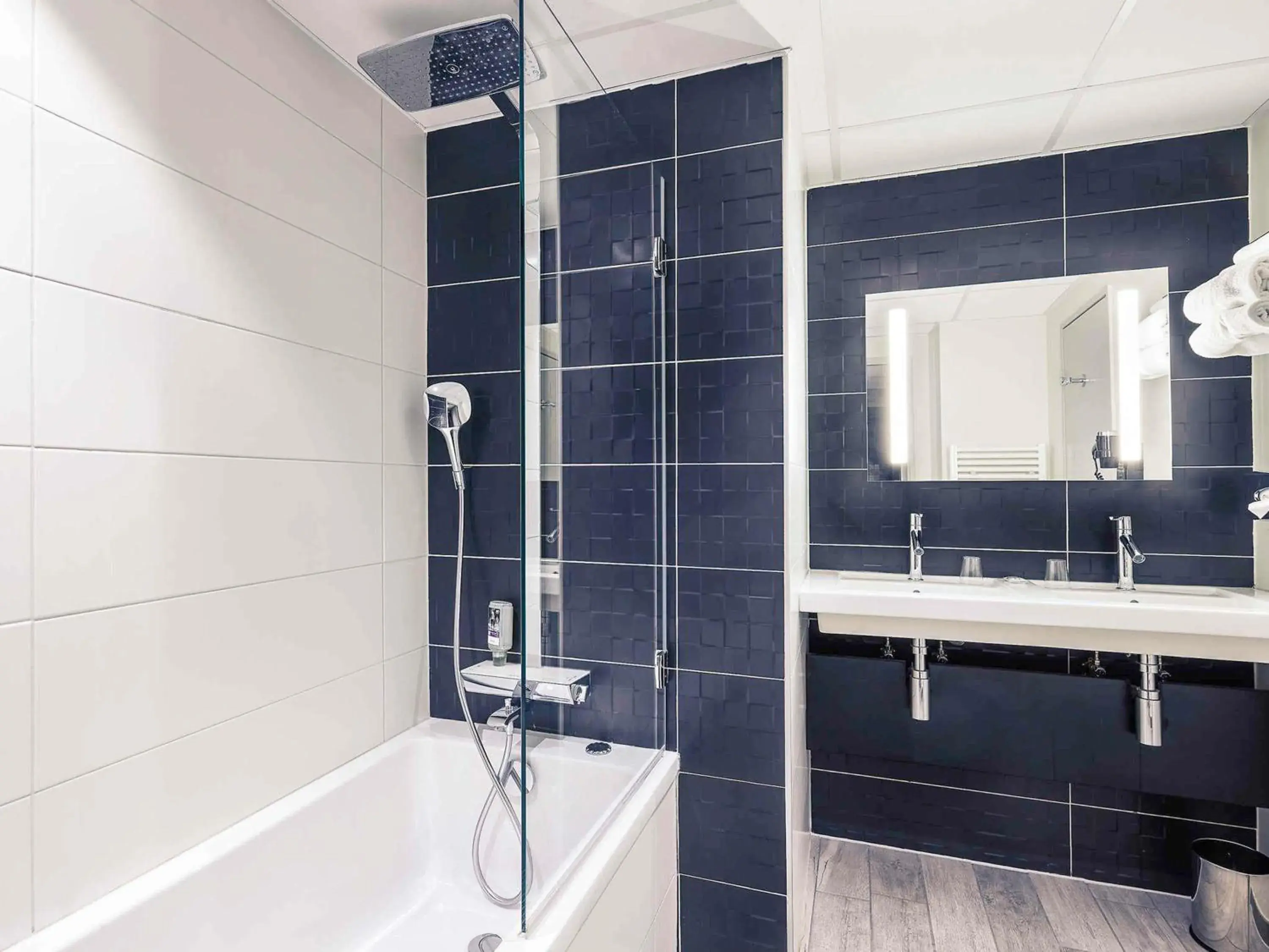 Bedroom in Mercure Colmar Centre Unterlinden Bedroom in Mercure Colmar Centre Unterlinden