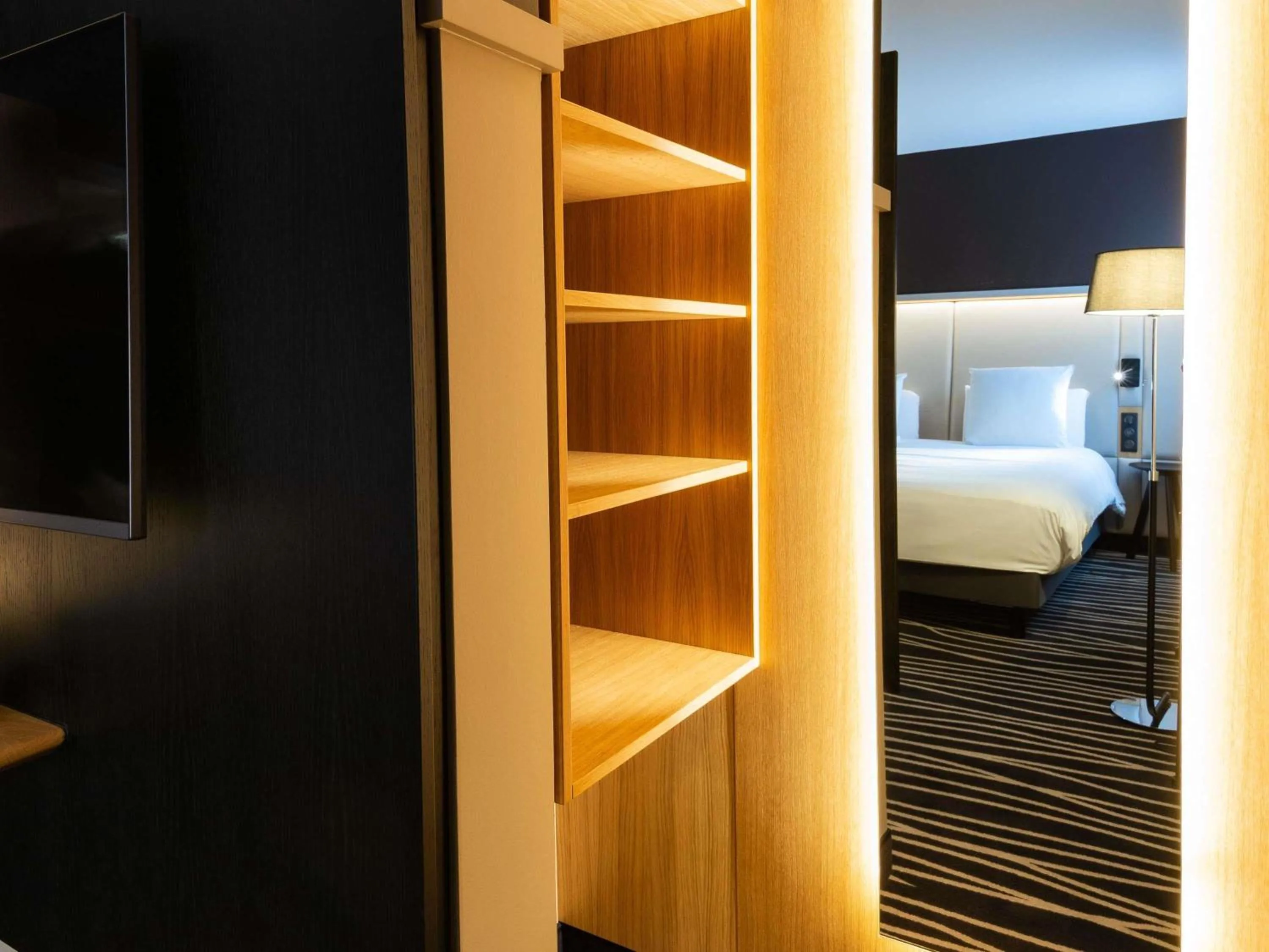 Bedroom, Bed in Mercure Colmar Centre Unterlinden