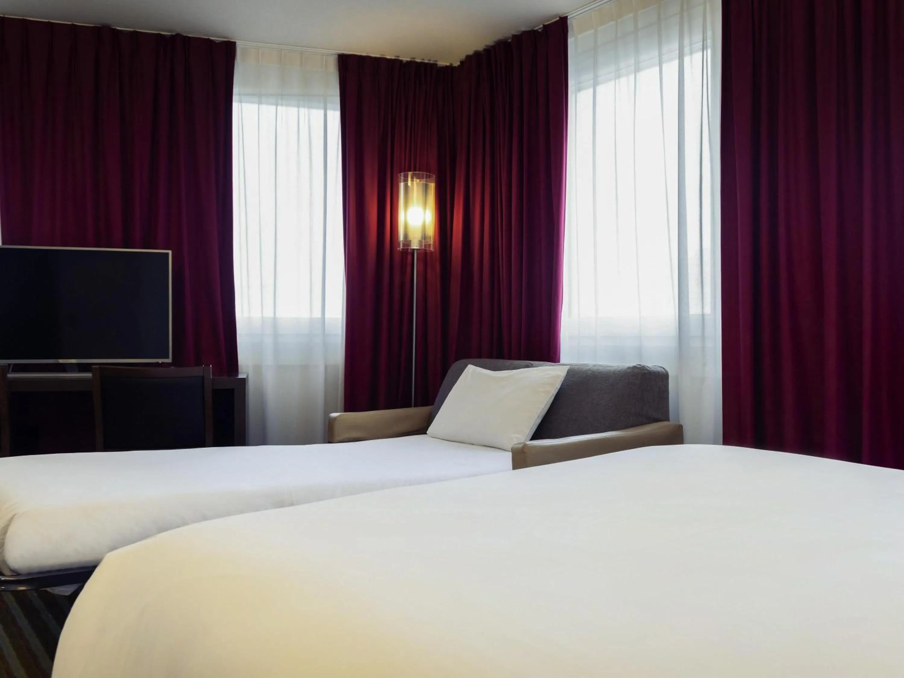 Bedroom, Bed in Mercure Paris Ivry Quai De Seine