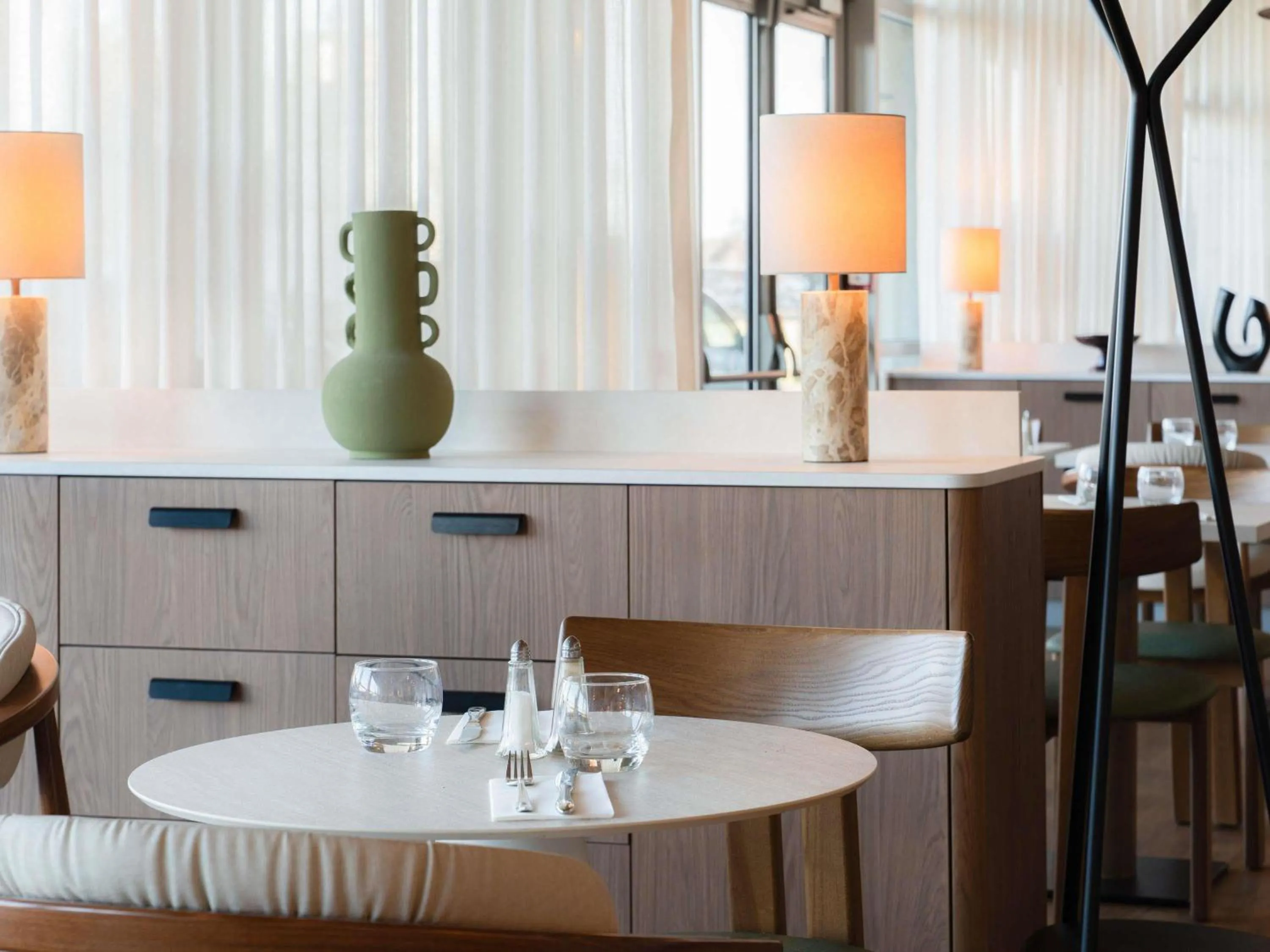 Lounge or bar in Mercure Paris Ivry Quai De Seine