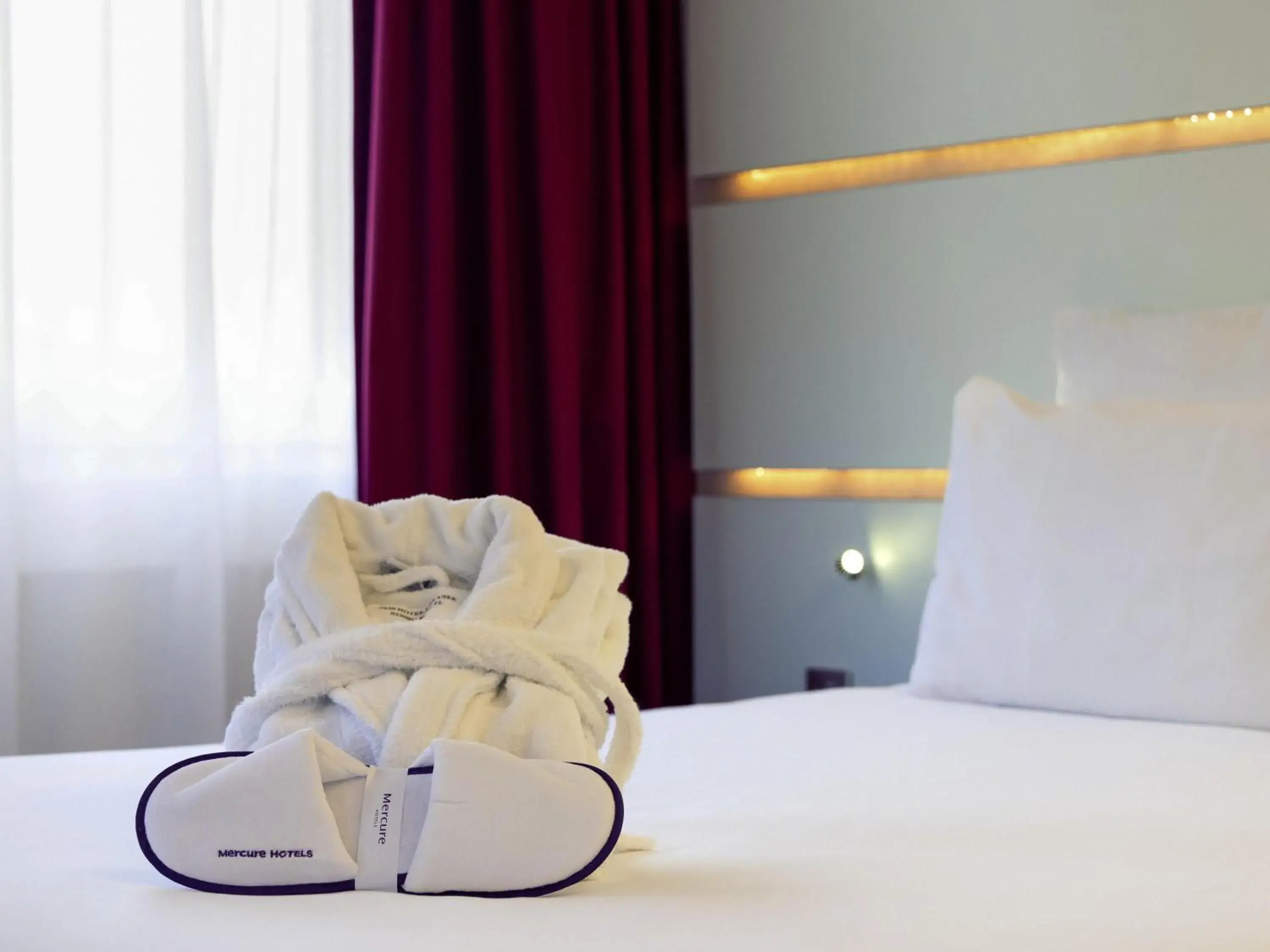 Bedroom, Bed in Mercure Paris Ivry Quai De Seine Bedroom, Bed in Mercure Paris Ivry Quai De Seine