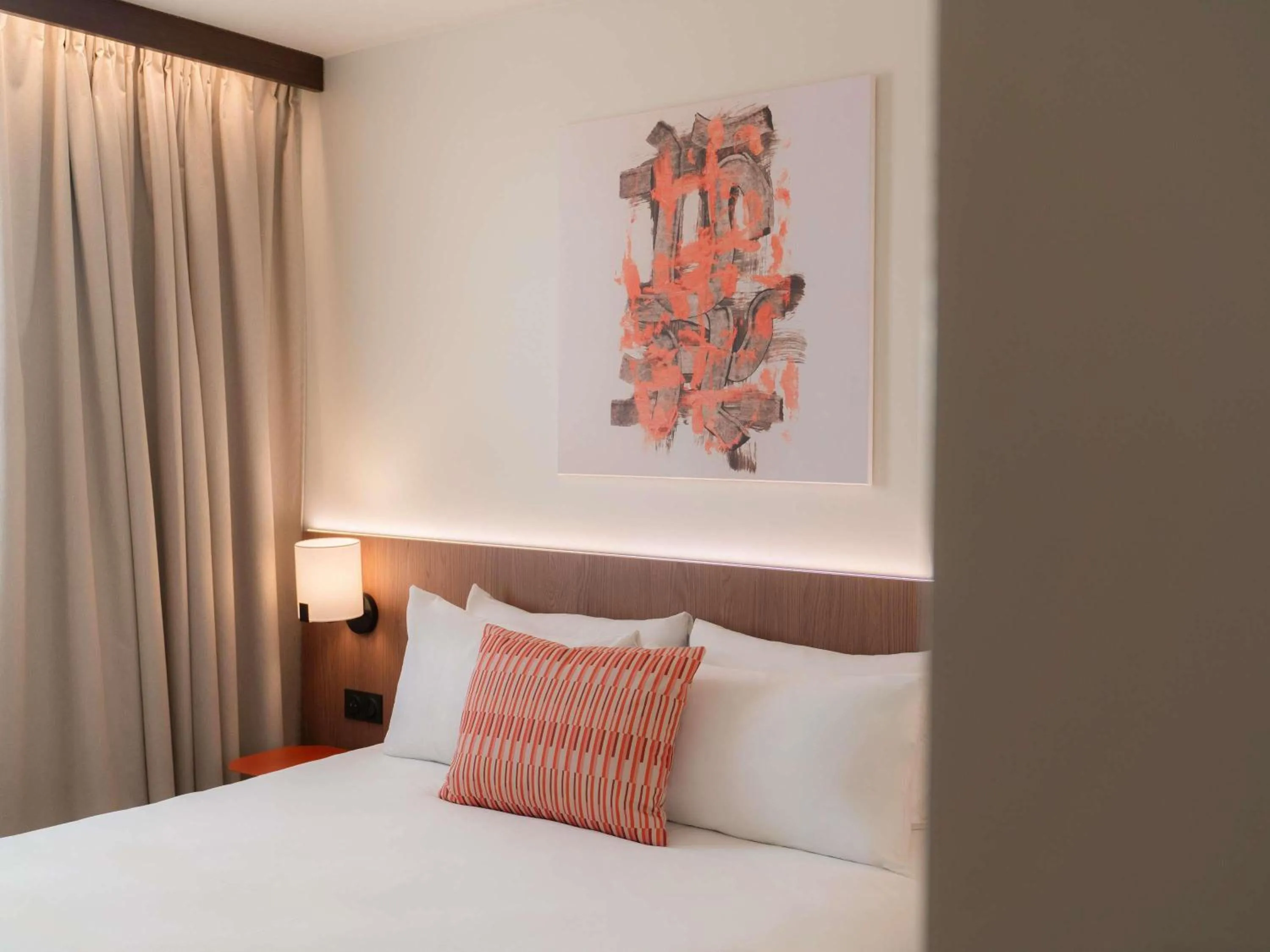 Bed in Mercure Paris Ivry Quai De Seine