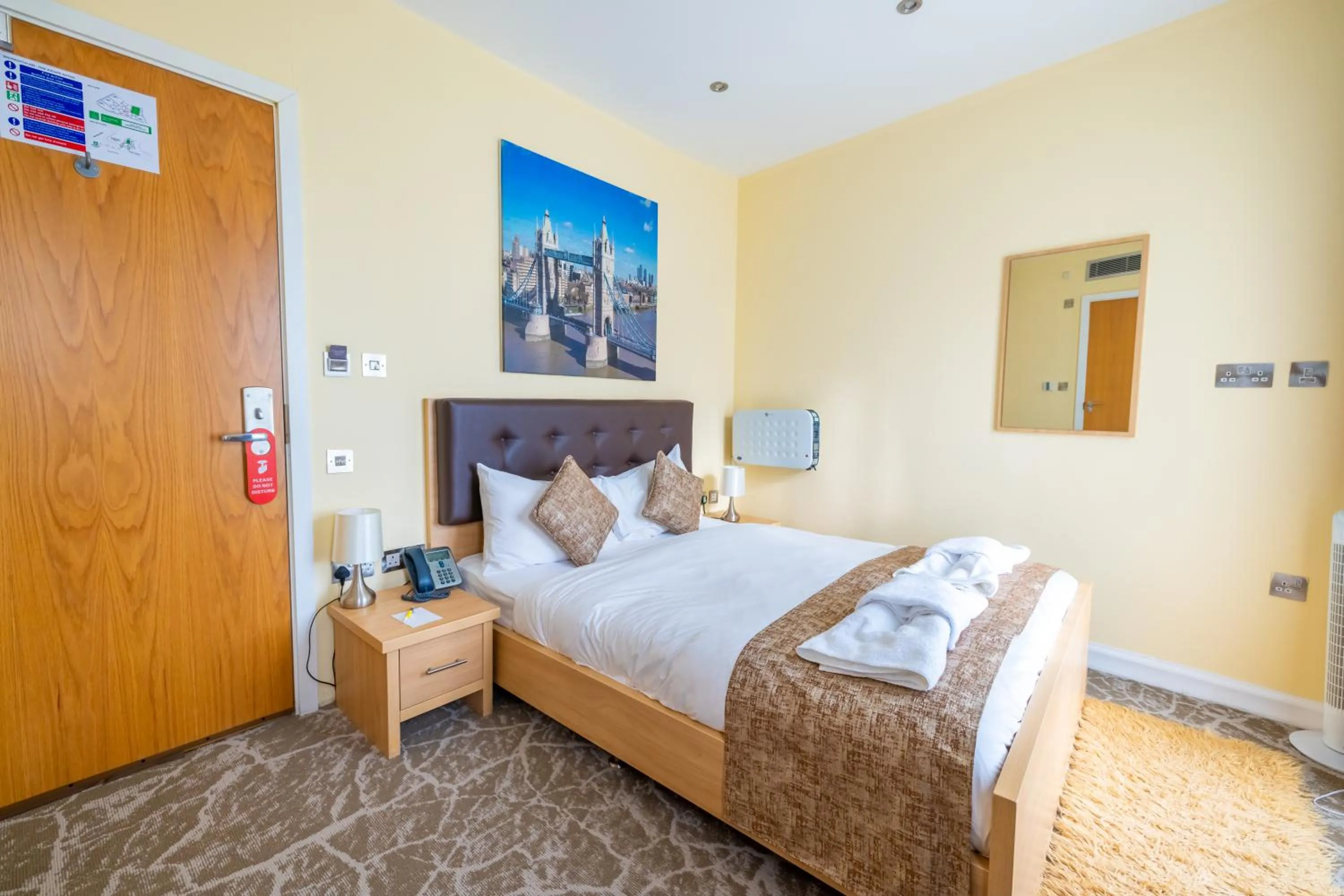 Bedroom, Bed in The Shoreditch Inn