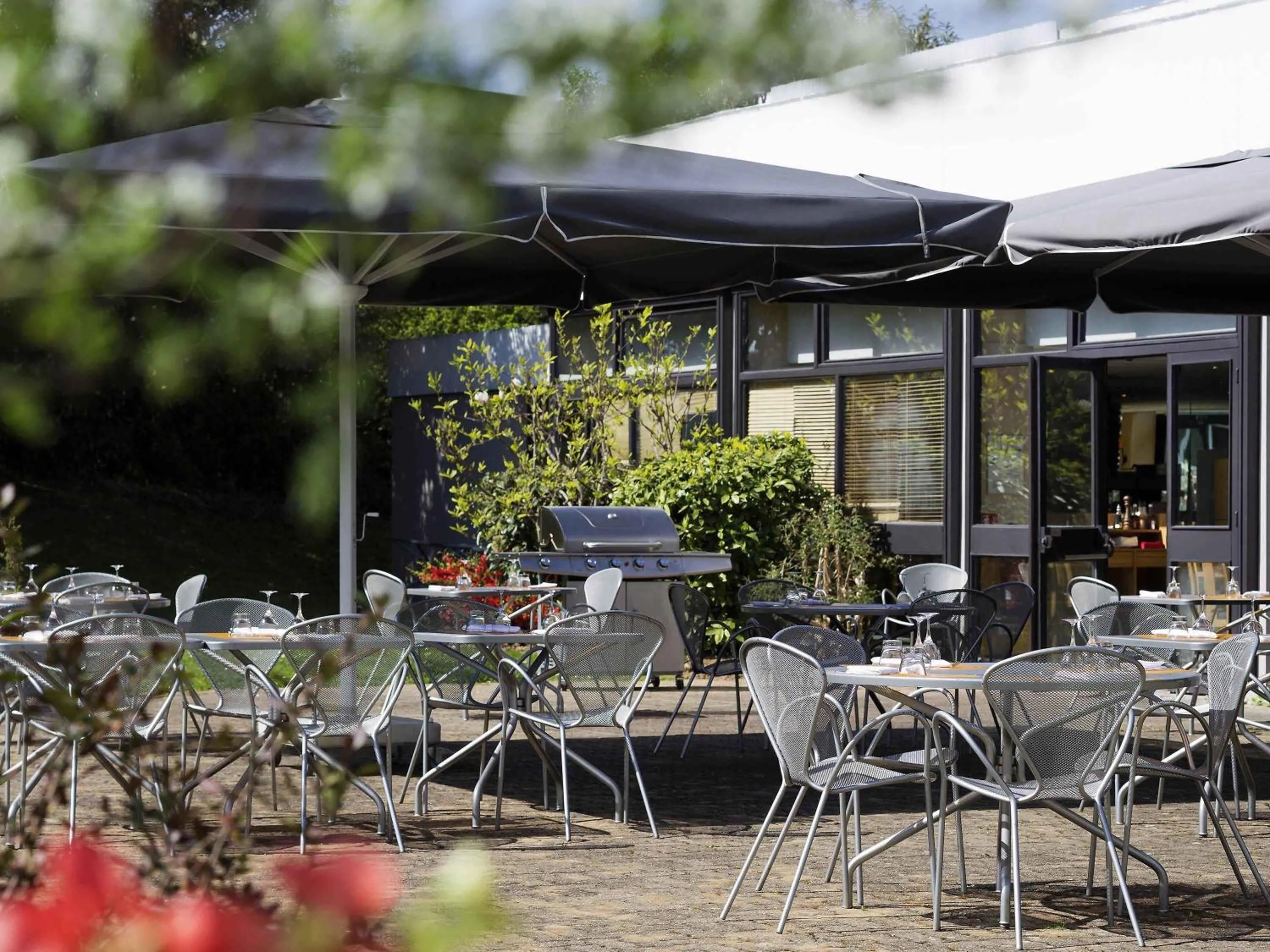 Restaurant/places to eat in Mercure Paris Le Bourget Aeroport