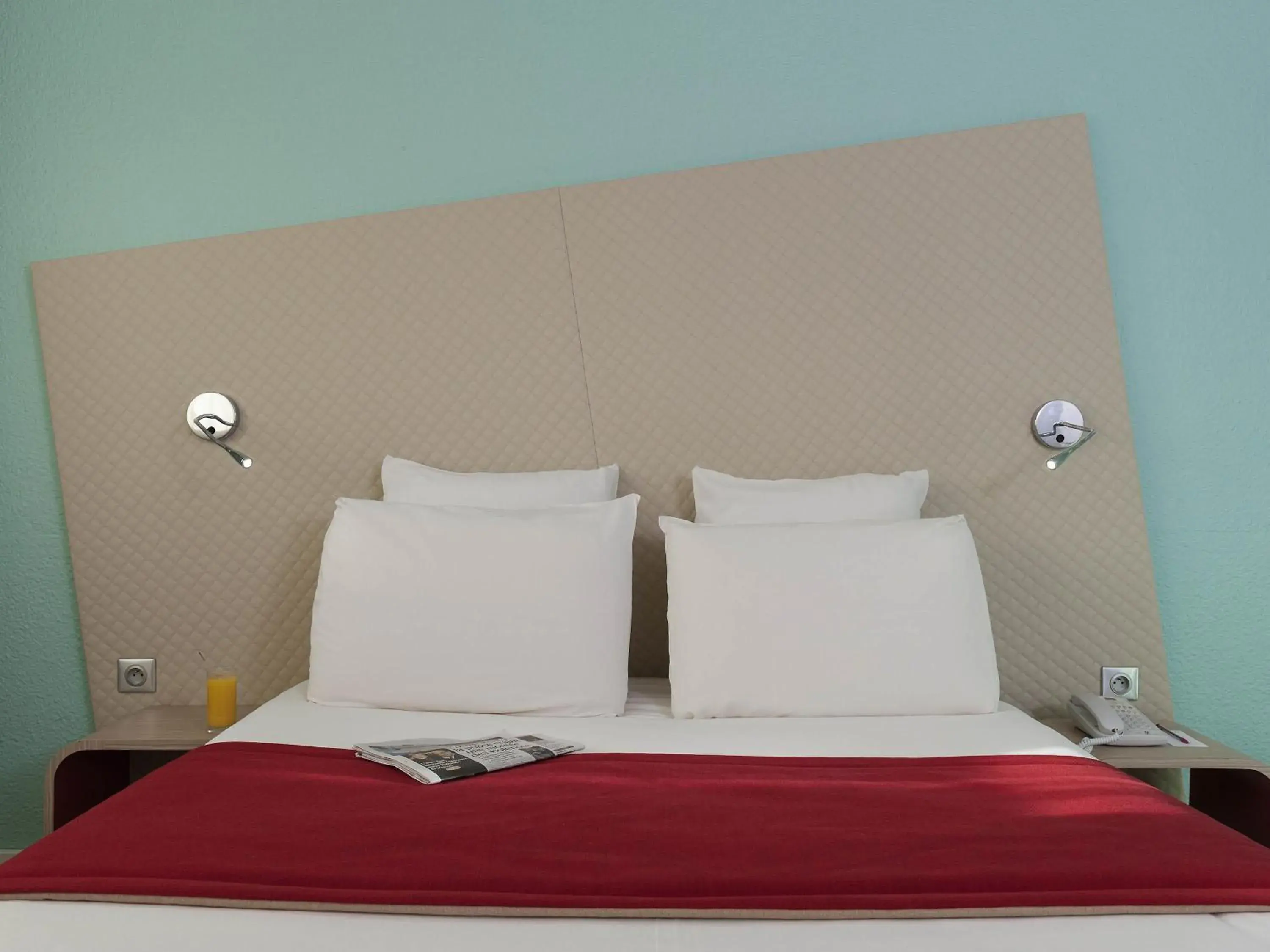 Privilege Room with One Double Bed in Mercure Paris Le Bourget Aeroport Privilege Room with One Double Bed in Mercure Paris Le Bourget Aeroport