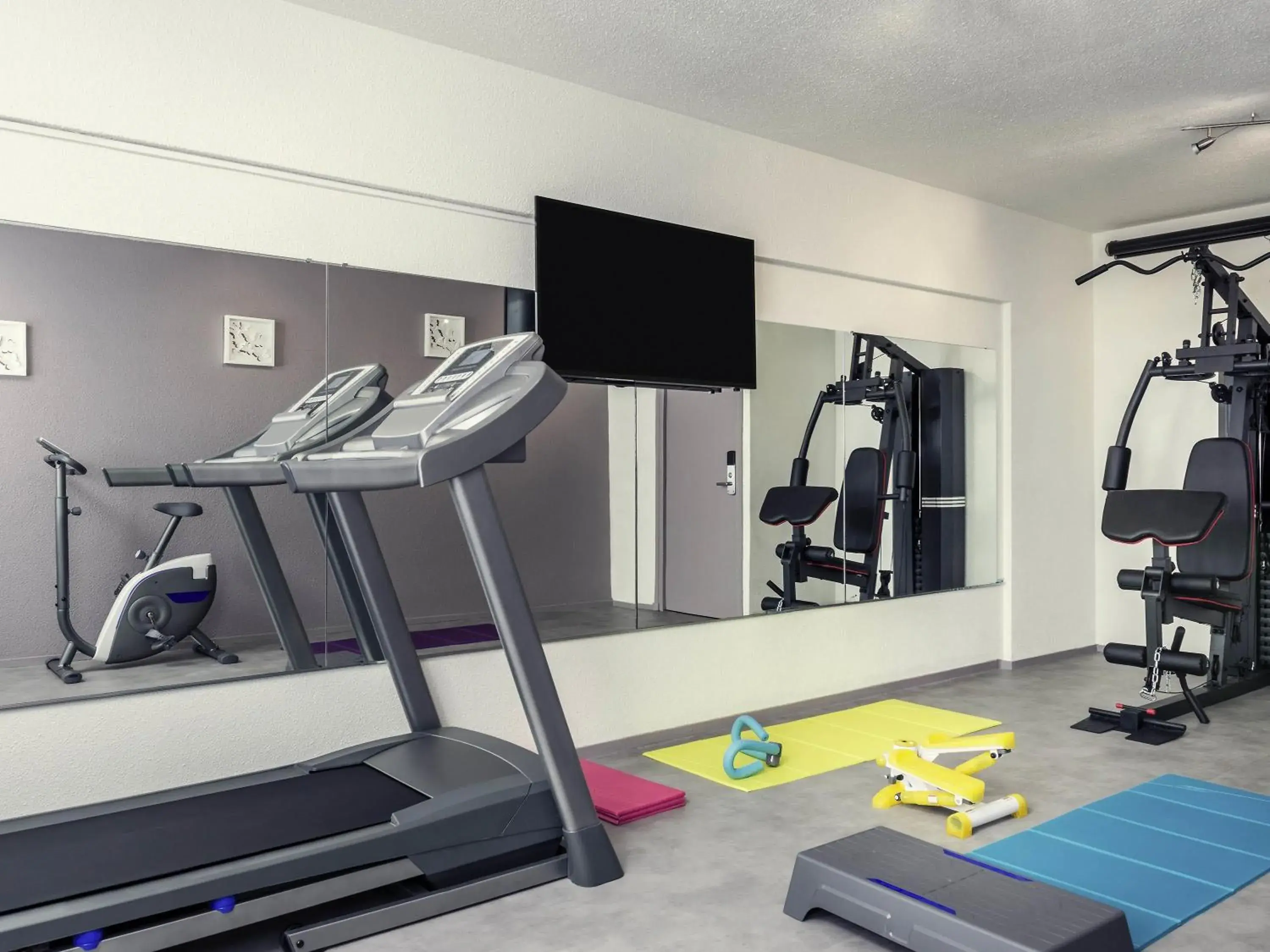 Fitness centre/facilities in Mercure Paris Le Bourget Aeroport Fitness centre/facilities in Mercure Paris Le Bourget Aeroport