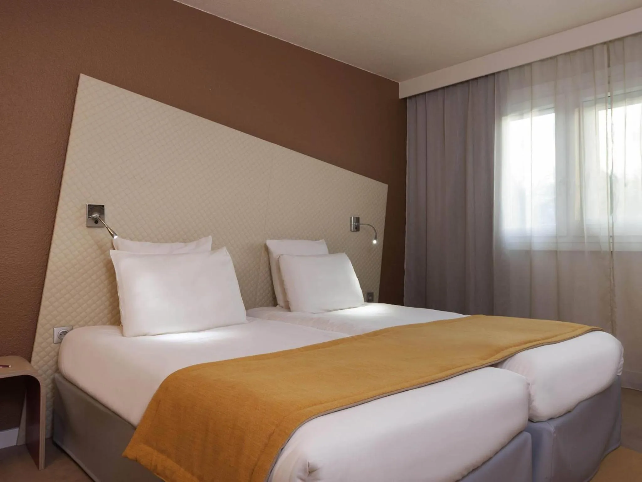 Bedroom, Bed in Mercure Paris Le Bourget Aeroport