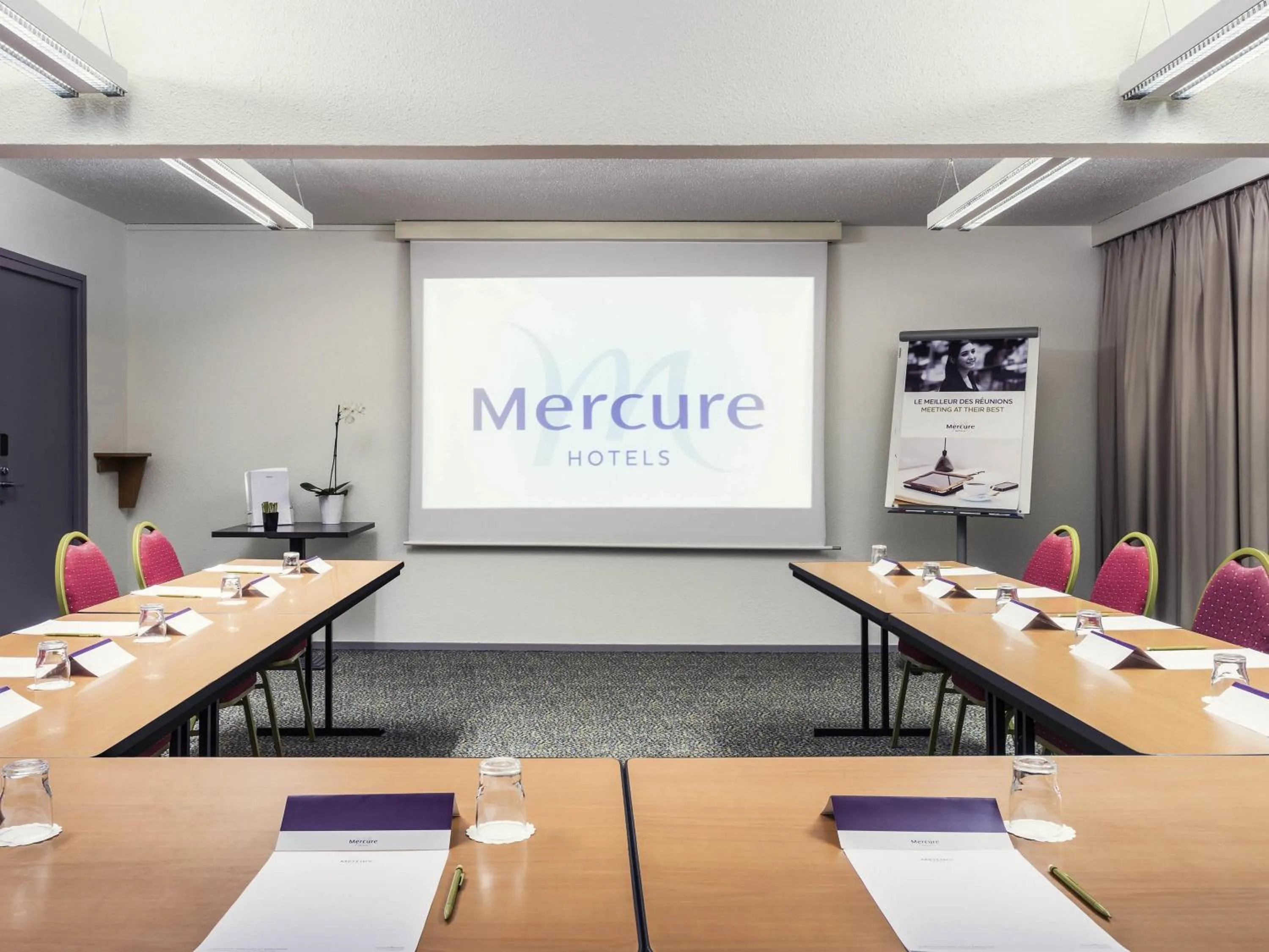 Property building in Mercure Paris Le Bourget Aeroport