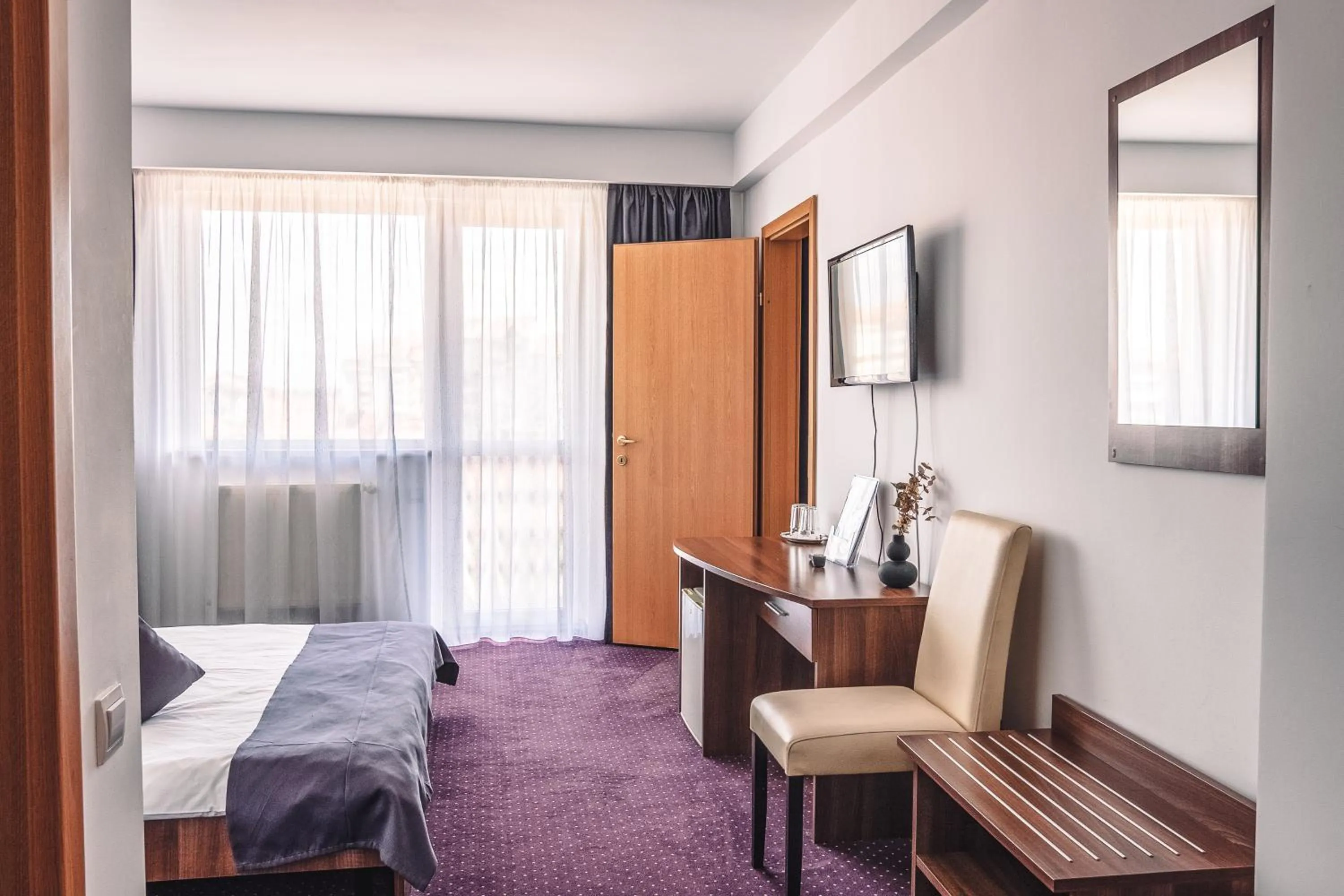 Photo of the whole room, Bed in Hotel Eden