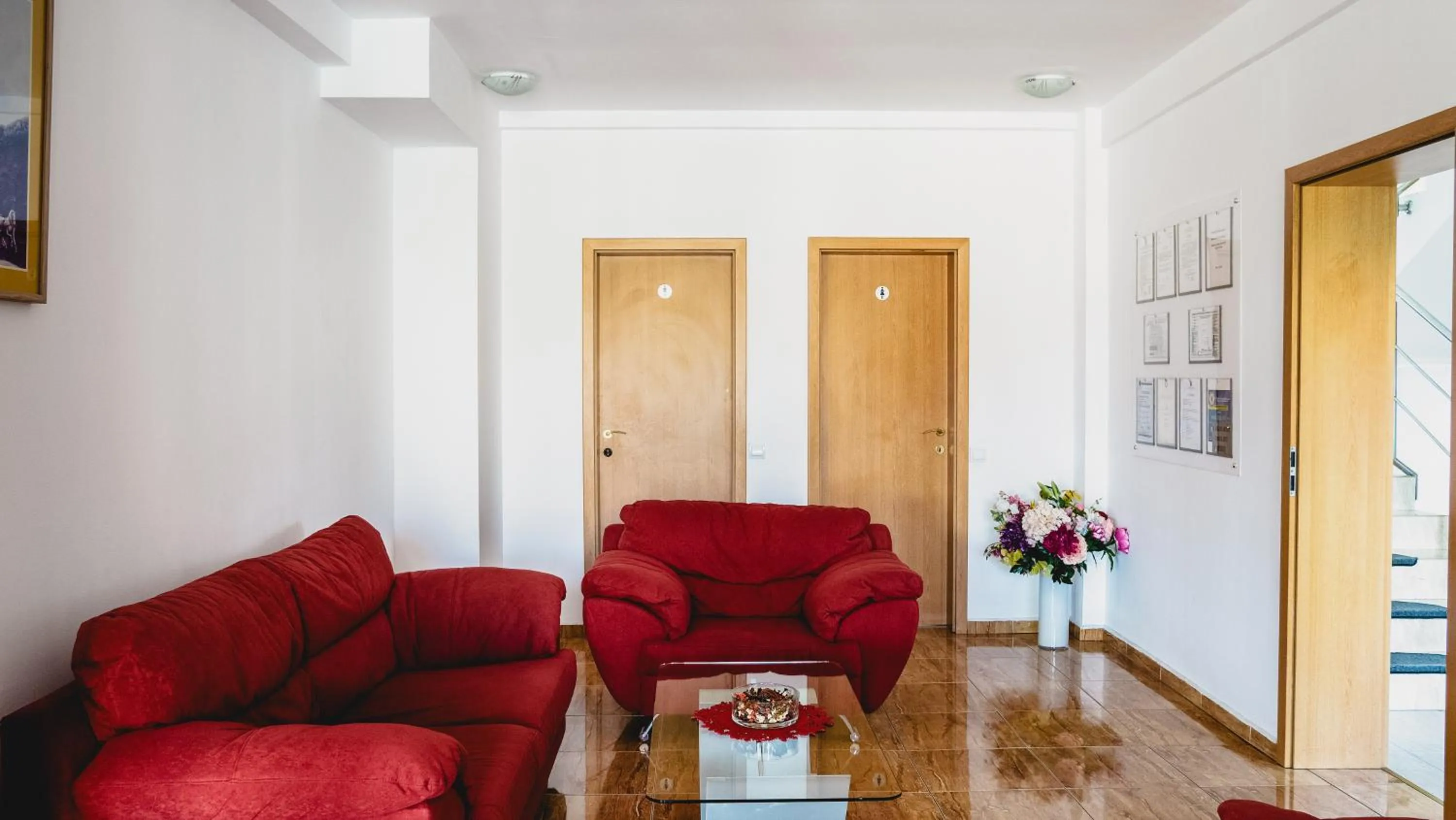 Communal lounge/ TV room in Hotel Eden