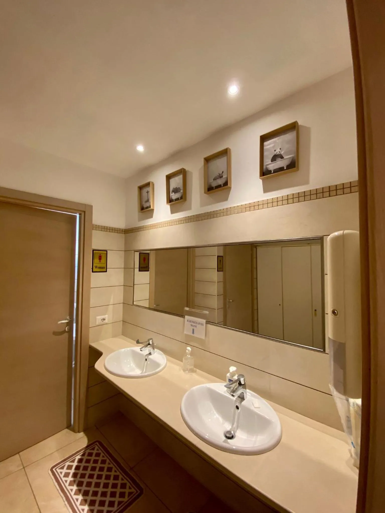 Bathroom in Hotel Berenice