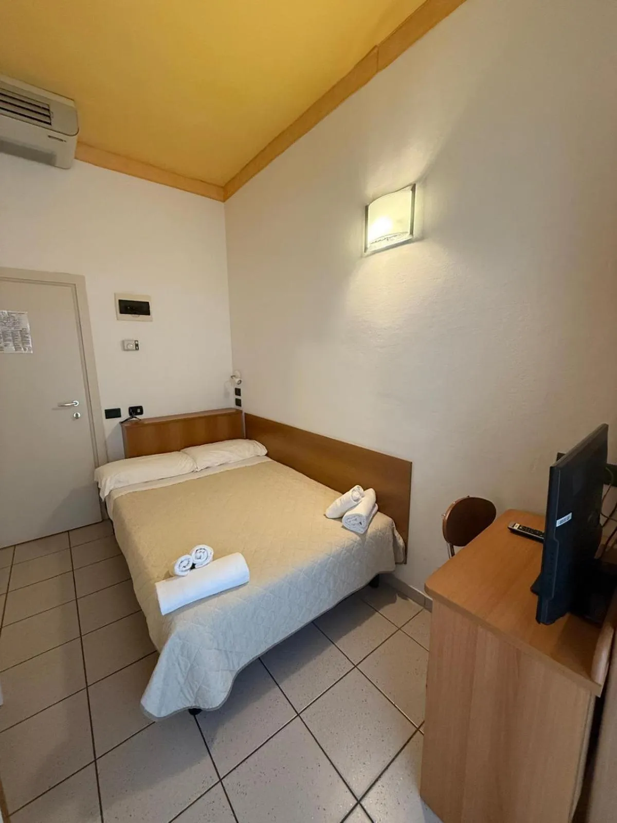 Bedroom, Bed in Hotel Berenice