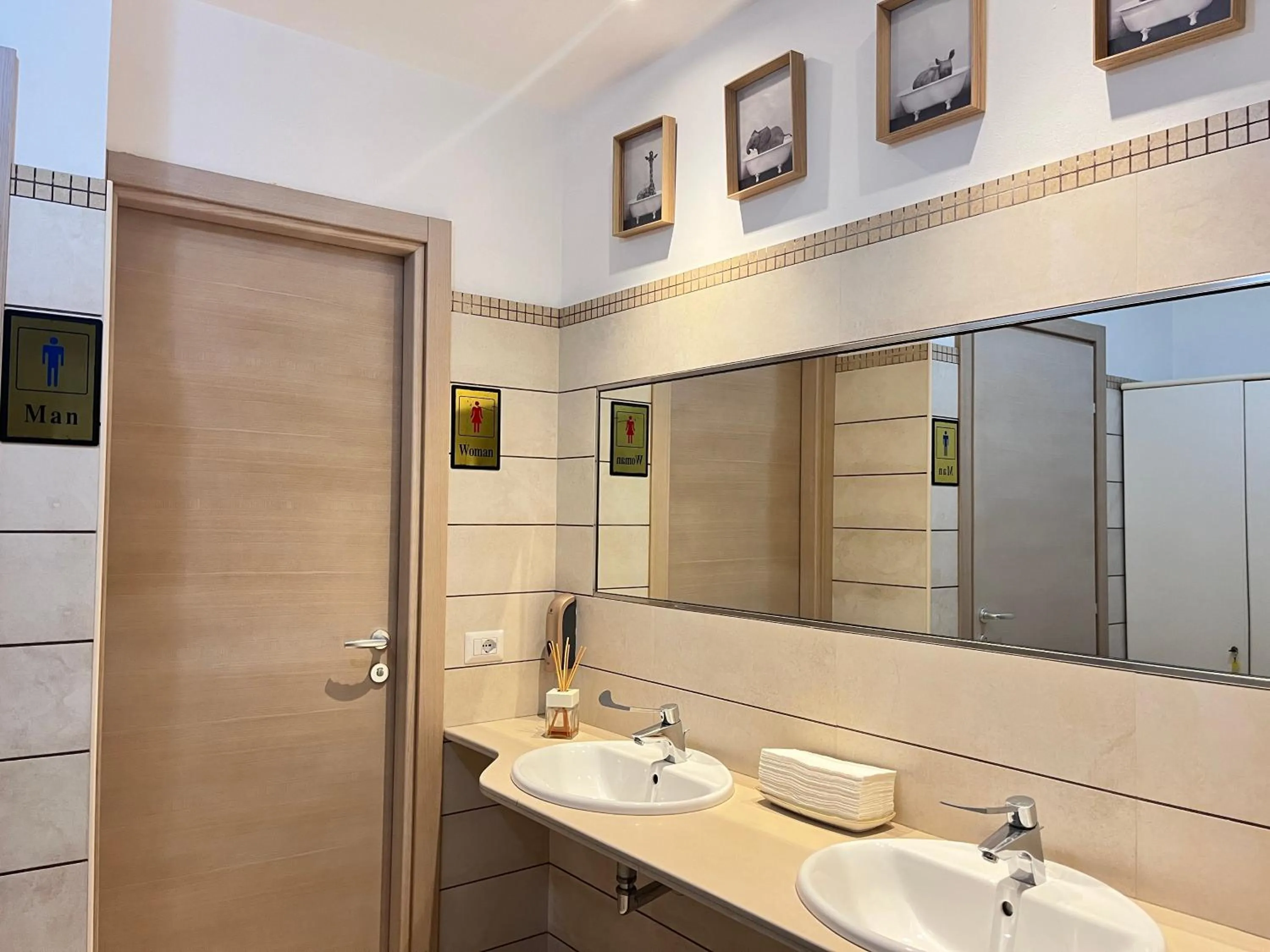 Bathroom in Hotel Berenice