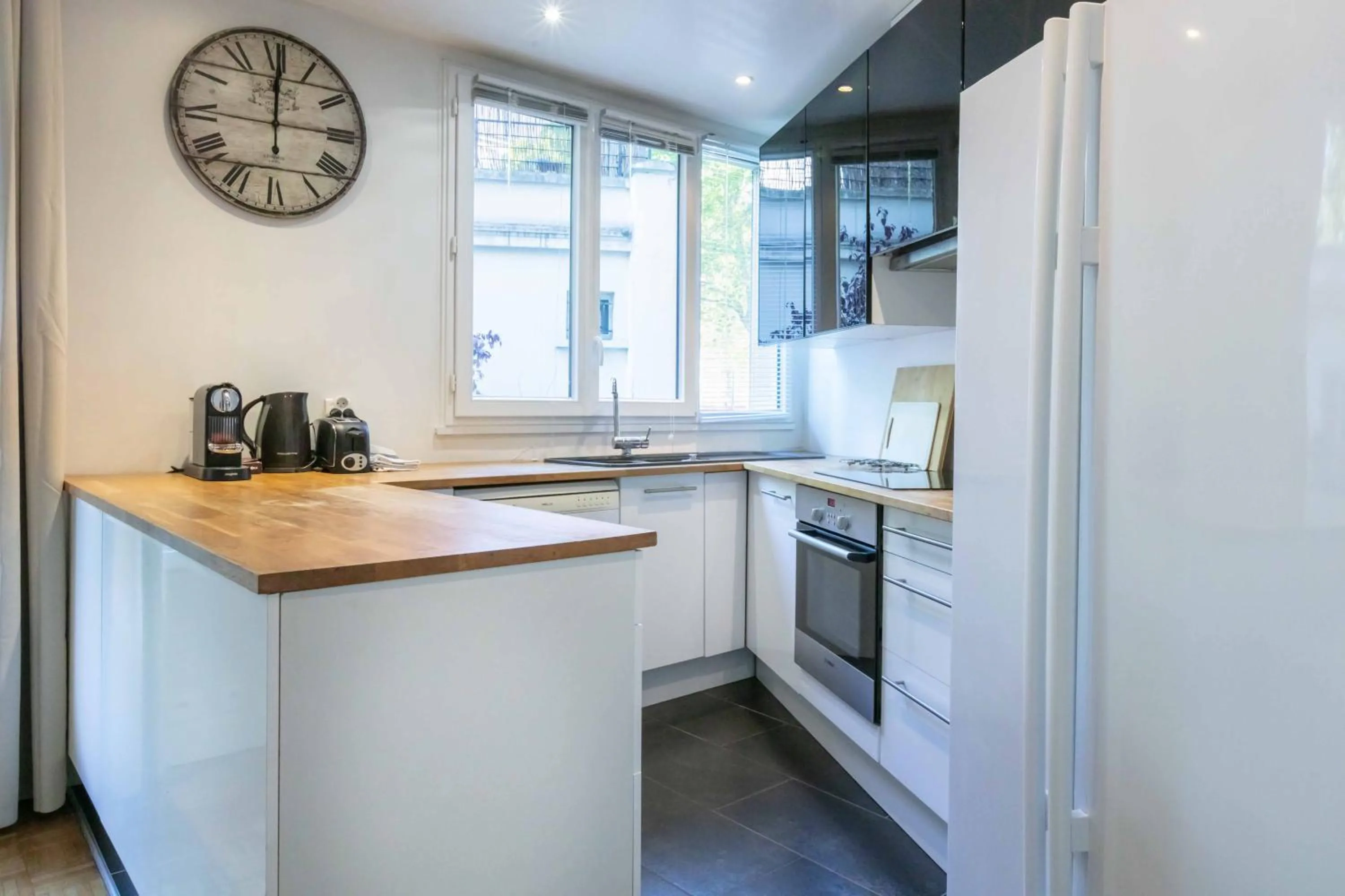 Paris City - Spacious 3 rooms flat for families - 3 minutes from metro station