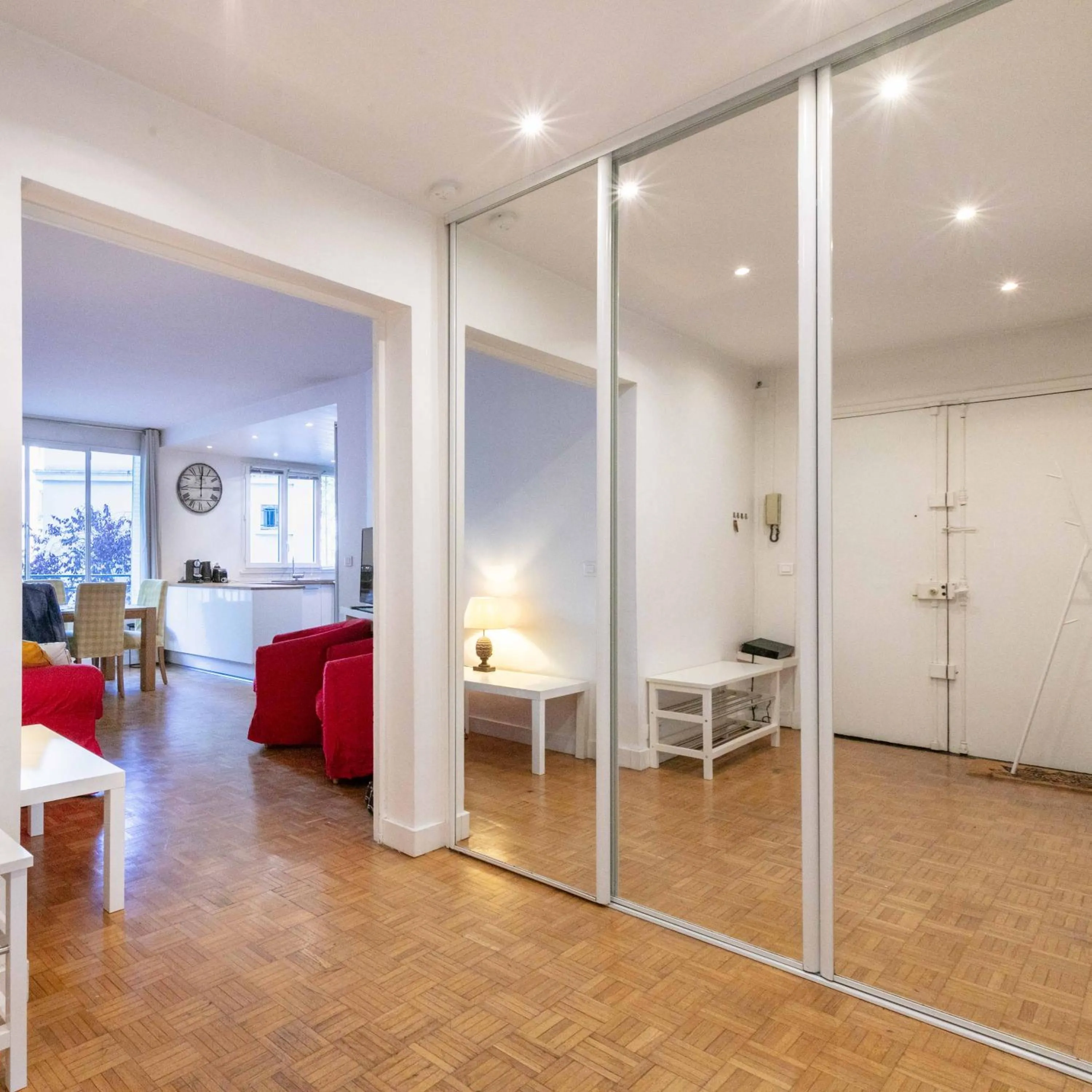 Paris City - Spacious 3 rooms flat for families - 3 minutes from metro station