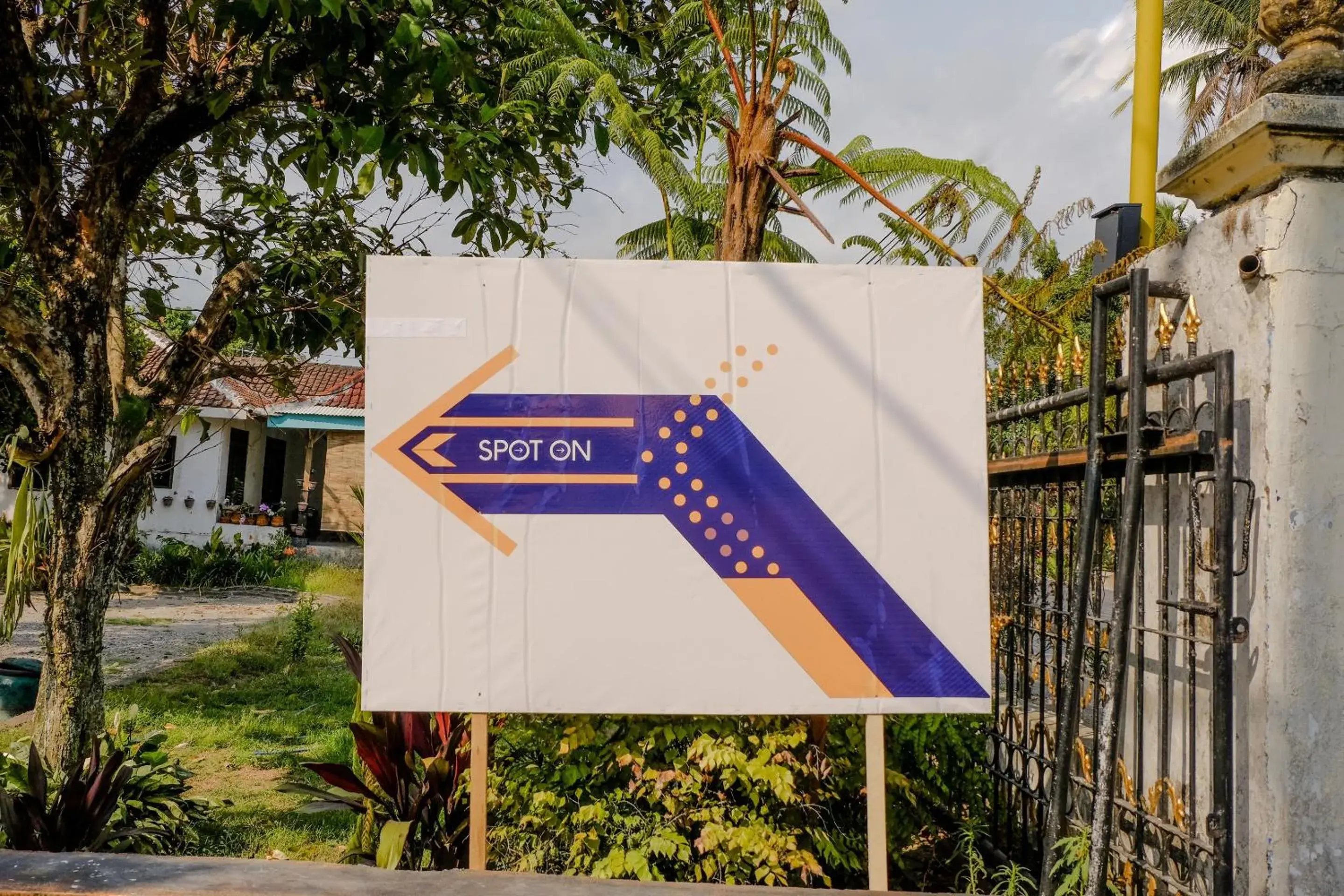 Facade/entrance in Hotel O Maya Facade/entrance in Hotel O Maya