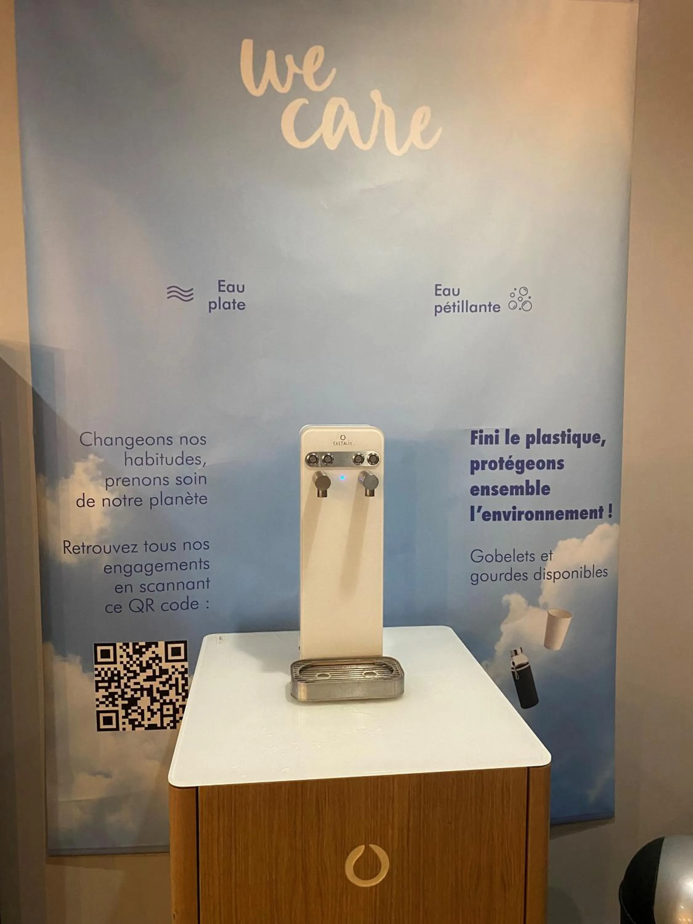 Logo/Certificate/Sign in Novotel Le Mans