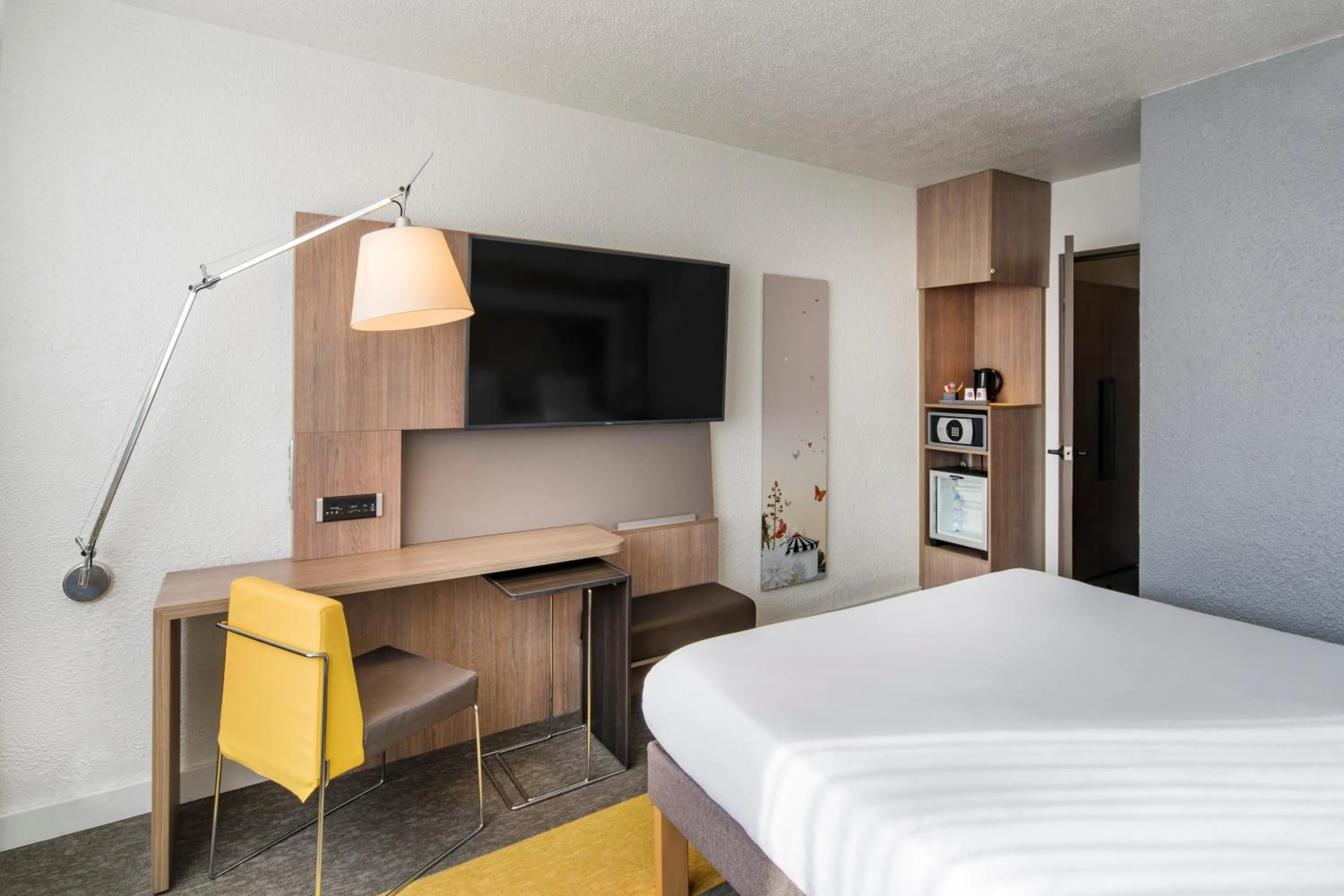 TV and multimedia, Bed in Novotel Le Mans