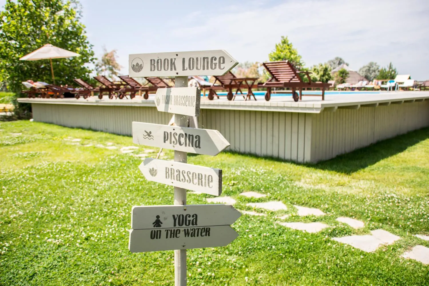 Swimming pool in Green Village Resort