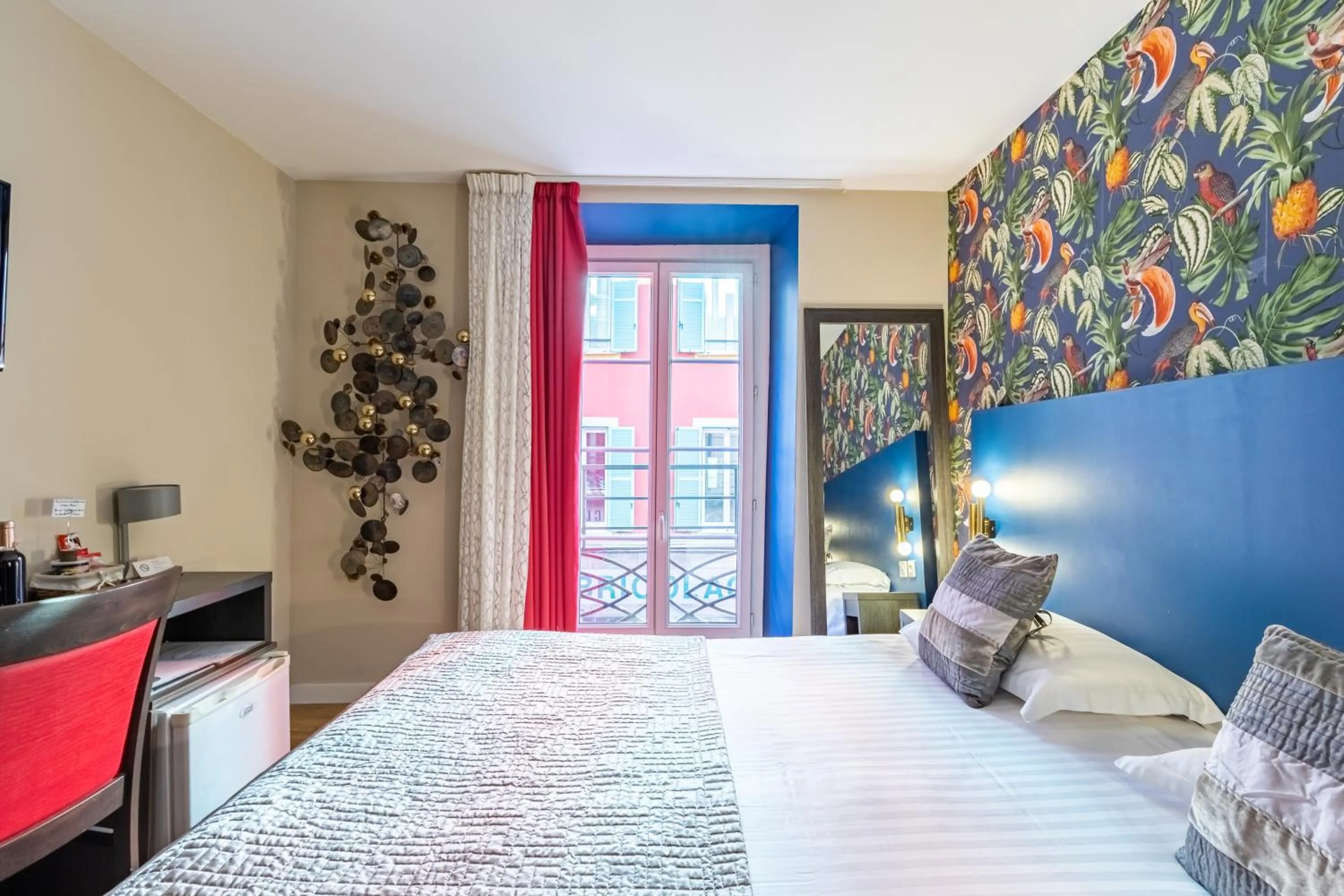 Bed in Hôtel Le G (ex Le Genève)