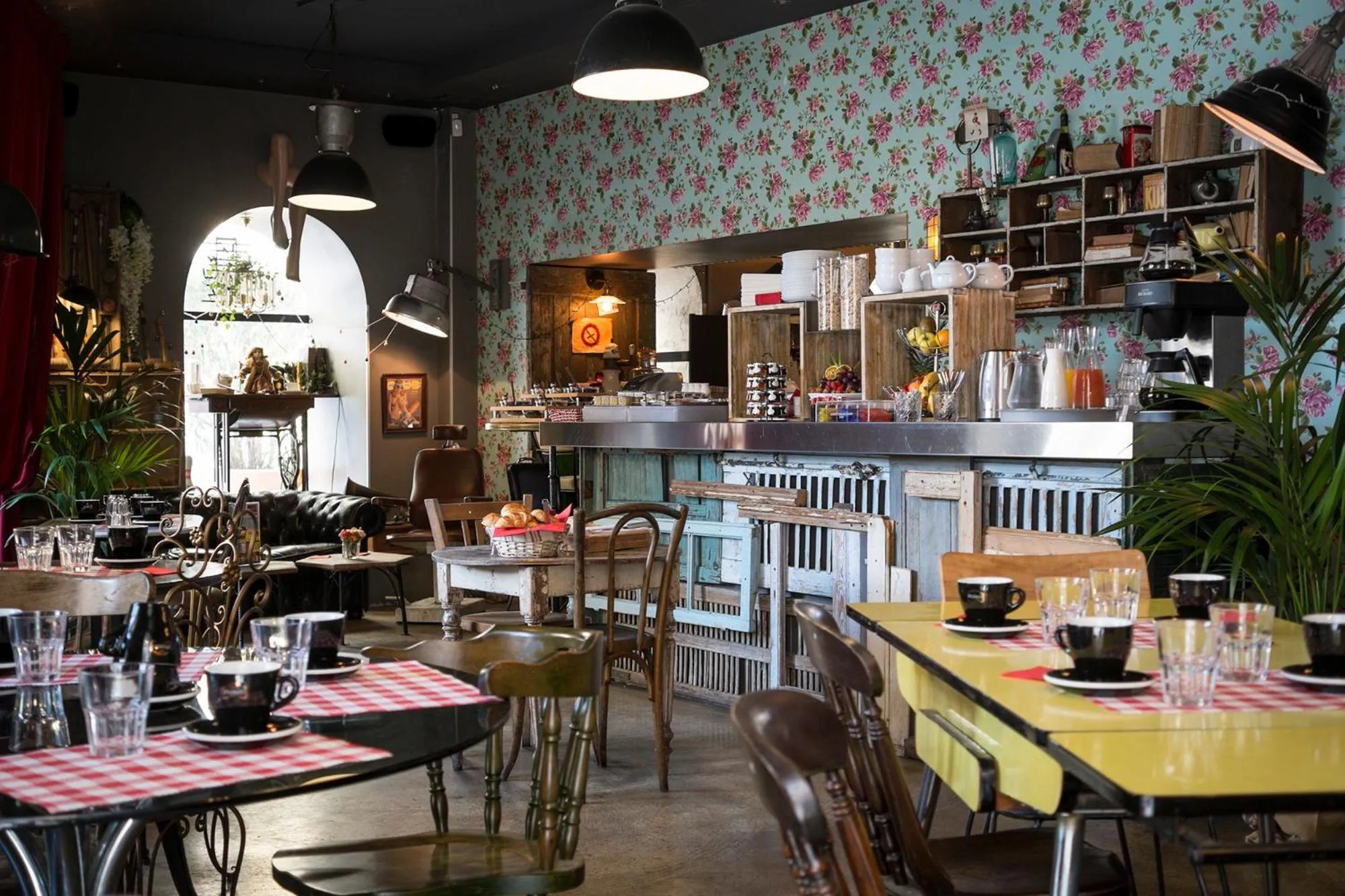 Restaurant/places to eat in Hôtel Le G (ex Le Genève)