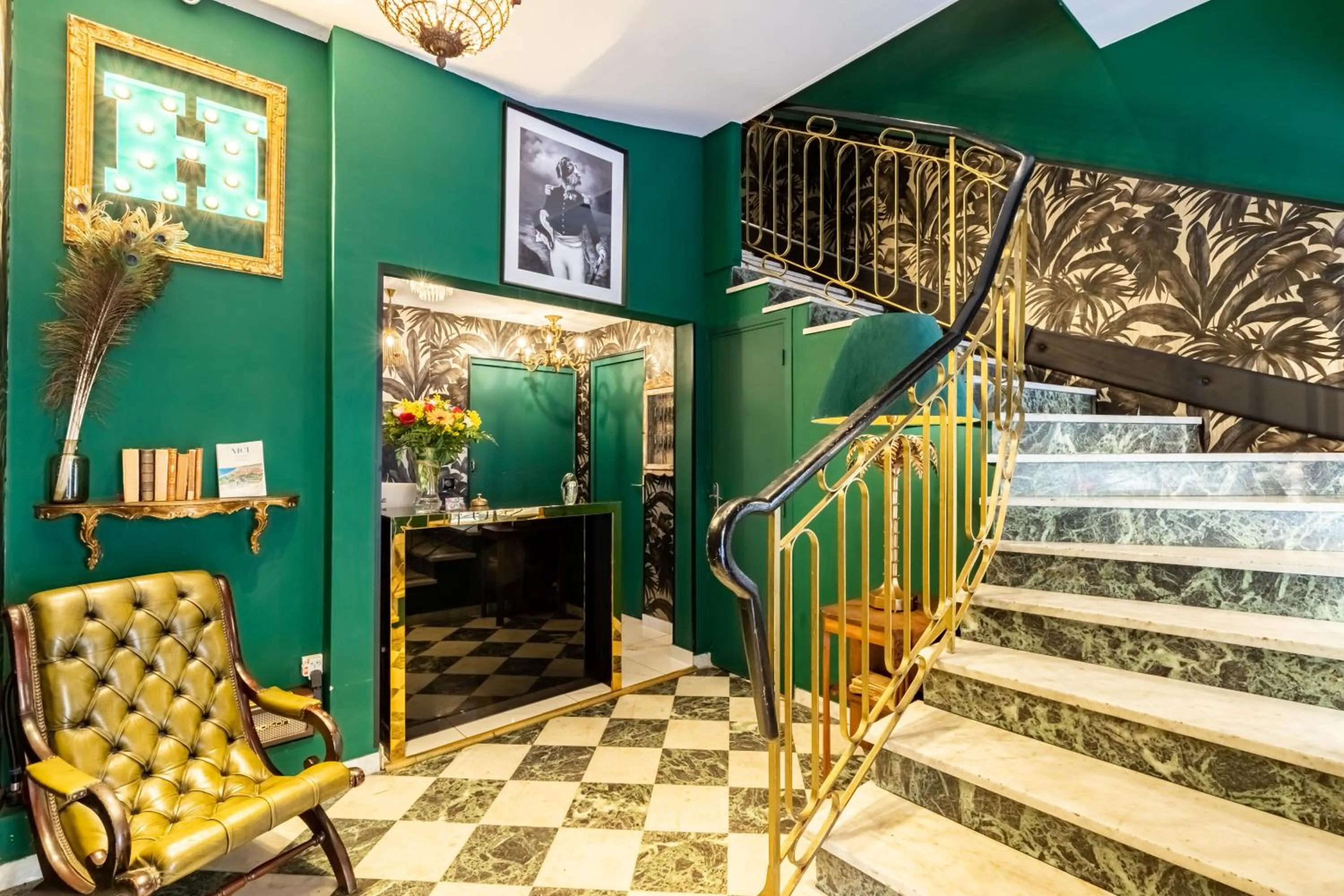 Facade/entrance in Hôtel Le G (ex Le Genève)