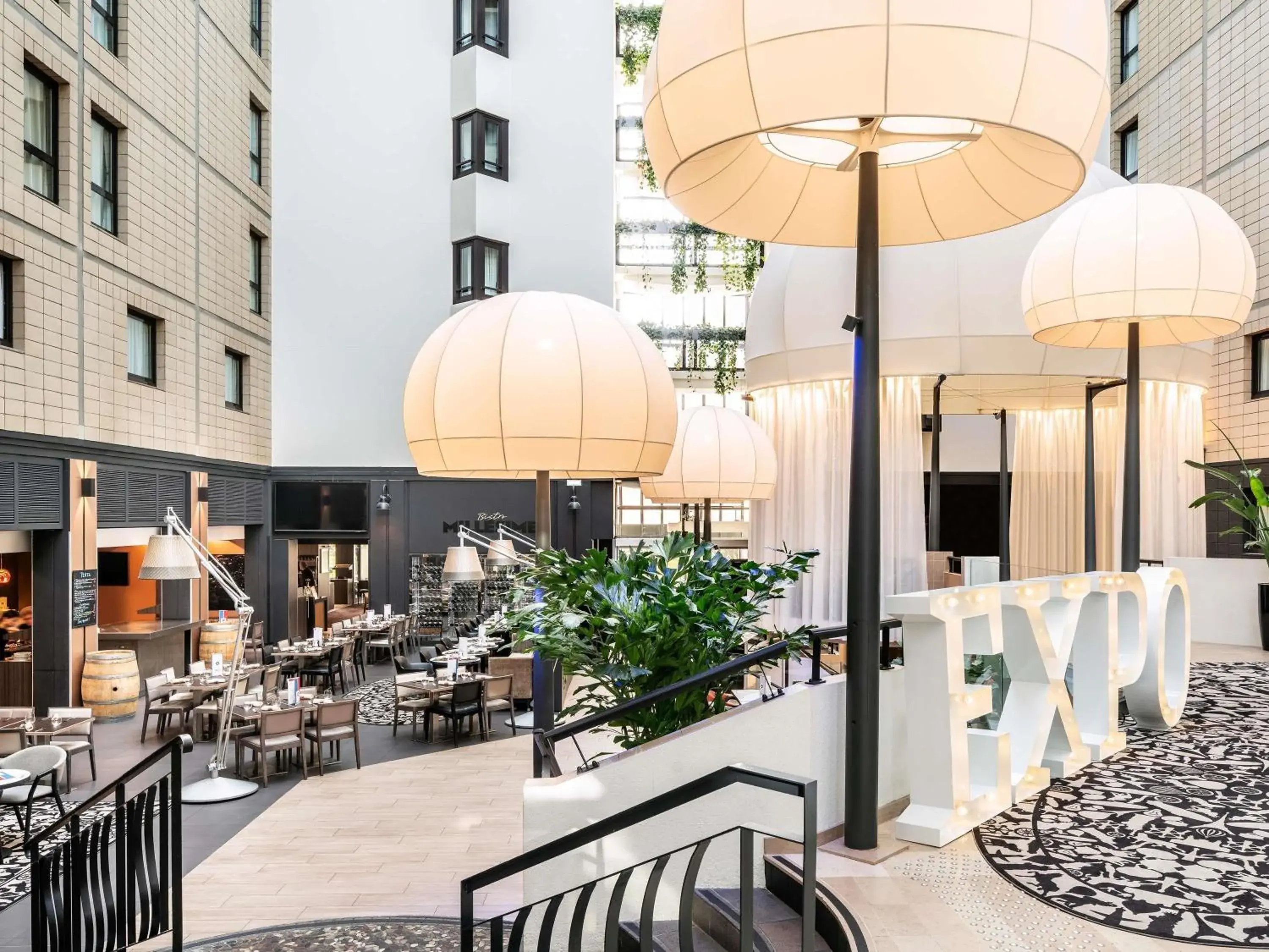 Property building in Mercure Paris Porte De Versailles Expo Property building in Mercure Paris Porte De Versailles Expo