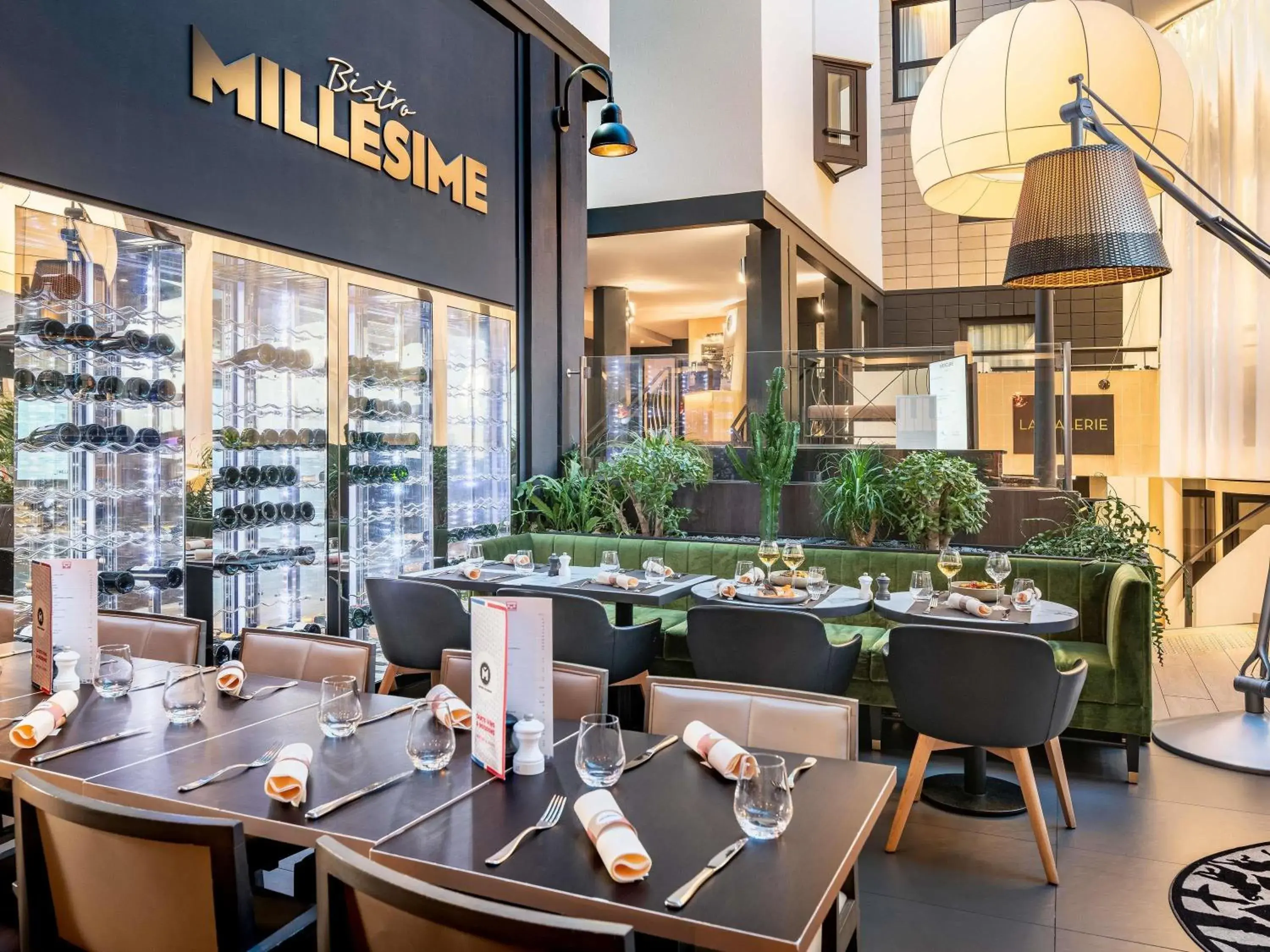 Restaurant/places to eat in Mercure Paris Porte De Versailles Expo Restaurant/places to eat in Mercure Paris Porte De Versailles Expo