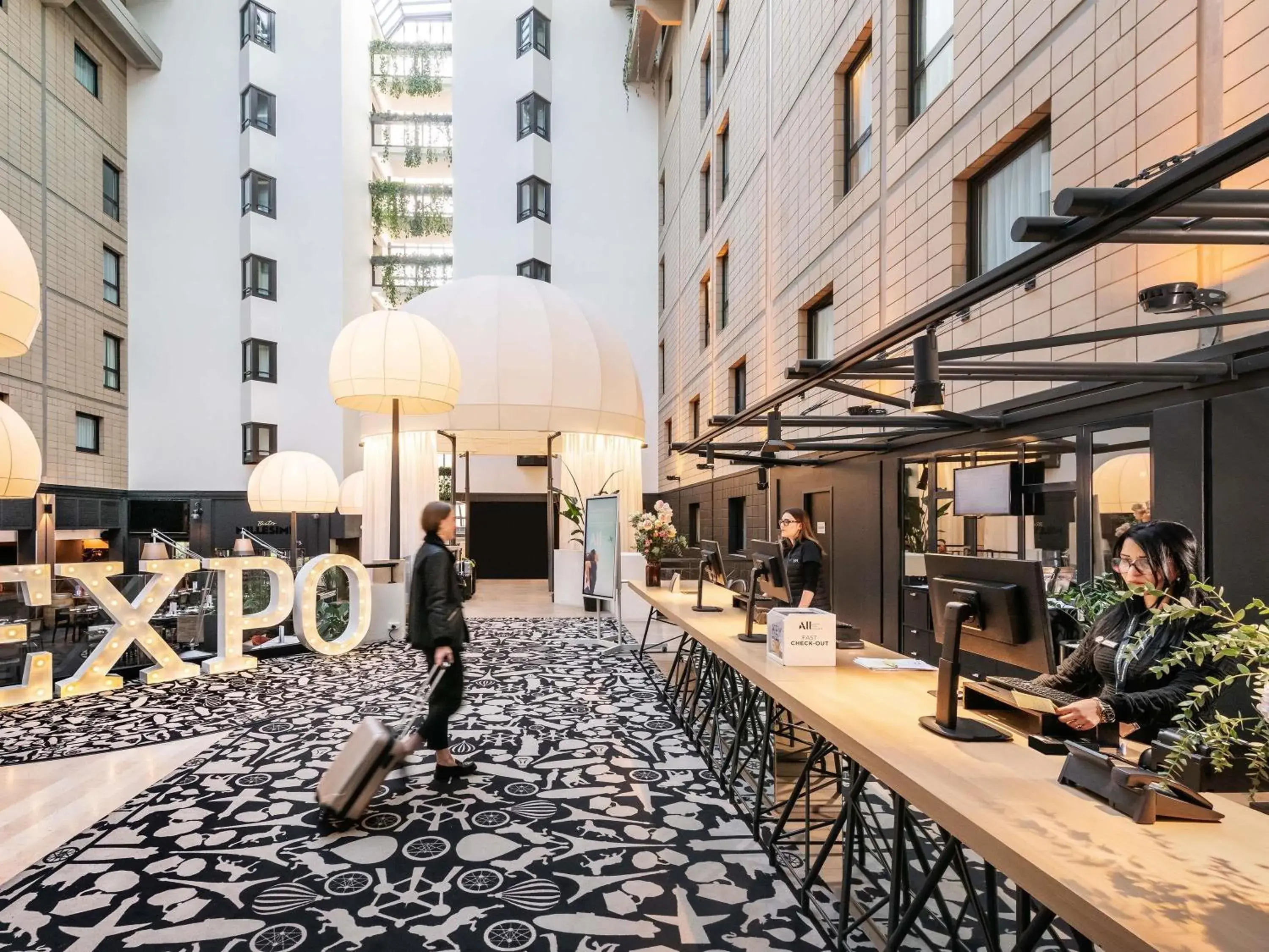 Property building in Mercure Paris Porte De Versailles Expo Property building in Mercure Paris Porte De Versailles Expo