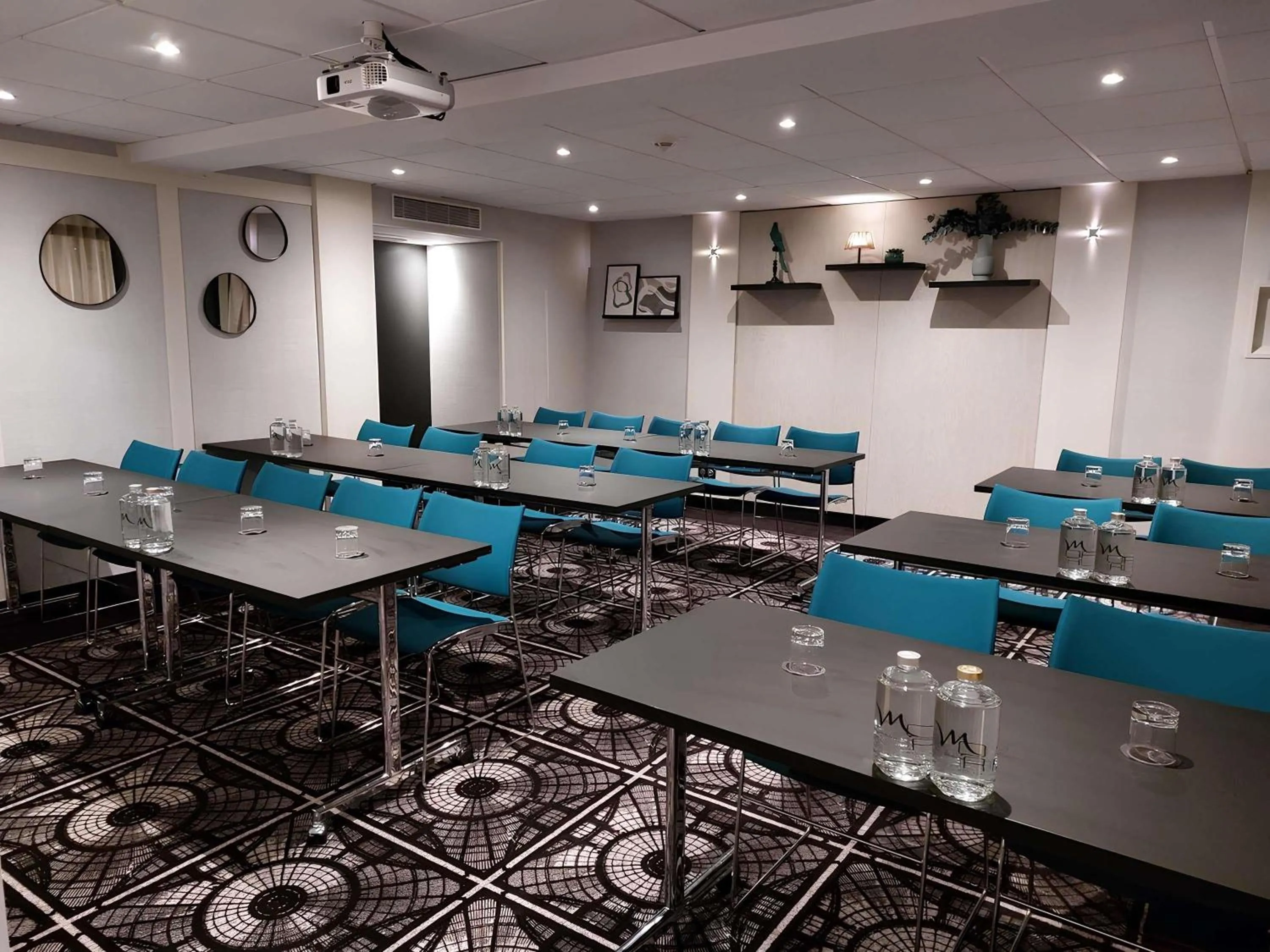 Meeting/conference room in Mercure Paris Porte De Versailles Expo