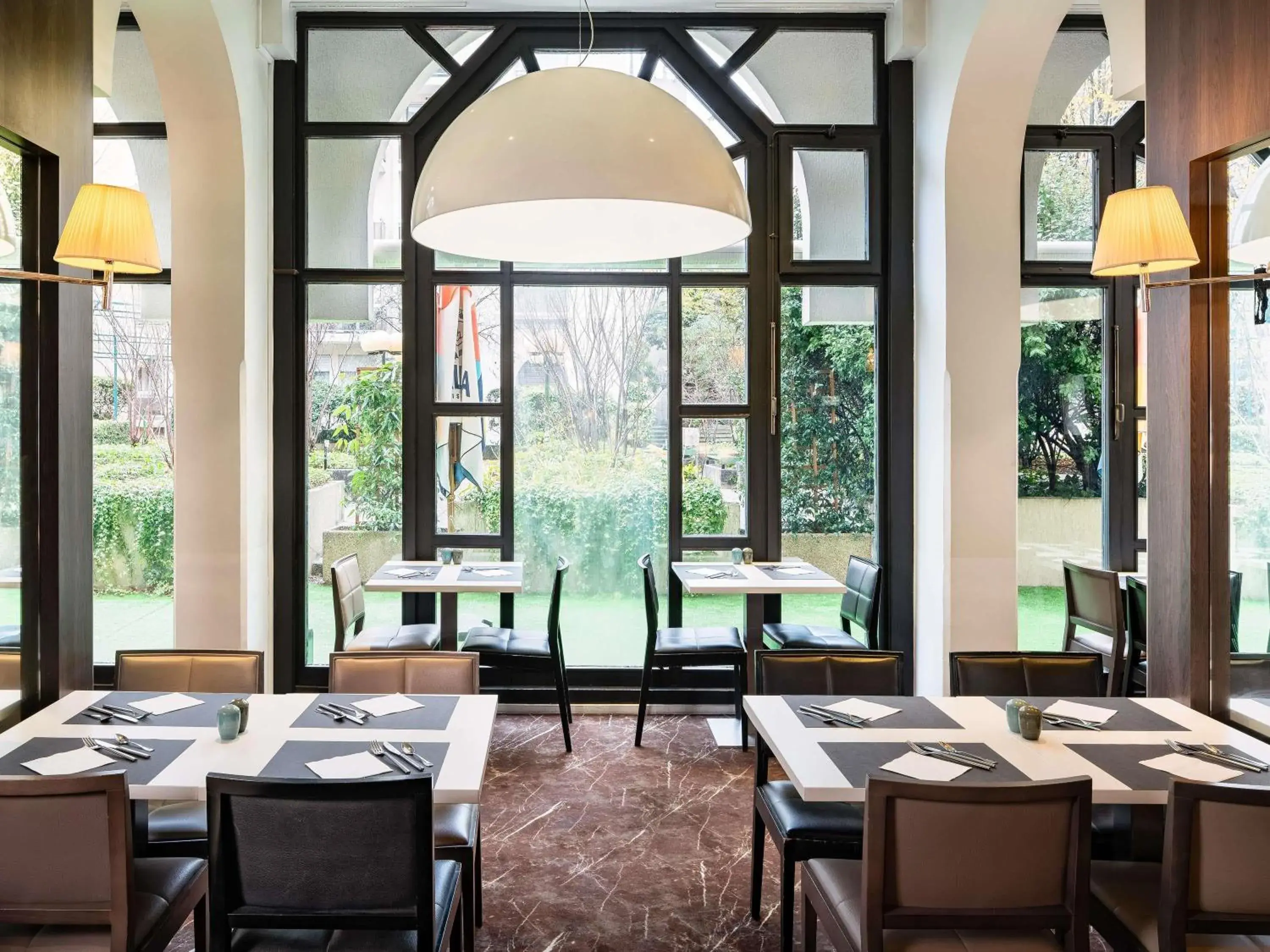 Restaurant/places to eat in Mercure Paris Porte De Versailles Expo Restaurant/places to eat in Mercure Paris Porte De Versailles Expo