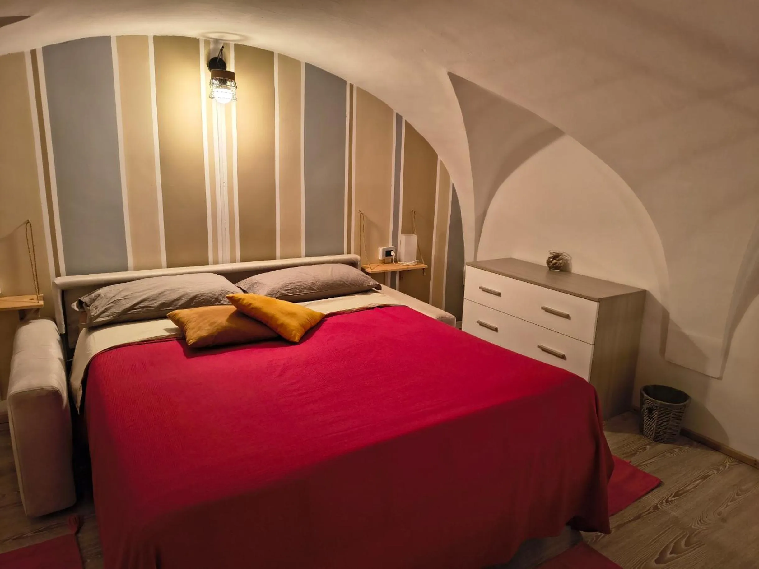 Photo of the whole room, Bed in Sesta Strada