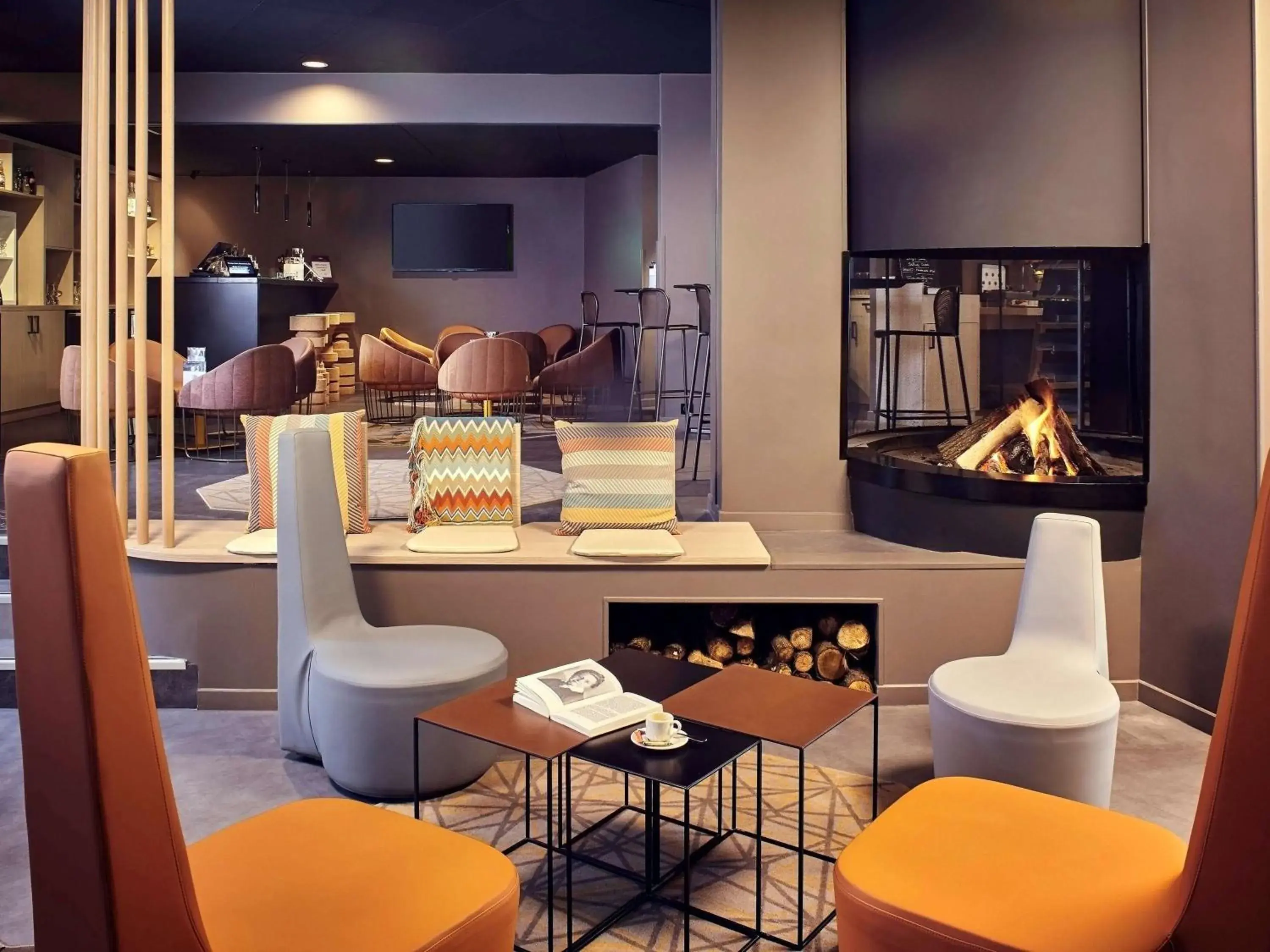 Property building in Mercure Paris Sud Les Ulis-Courtaboeuf Property building in Mercure Paris Sud Les Ulis-Courtaboeuf