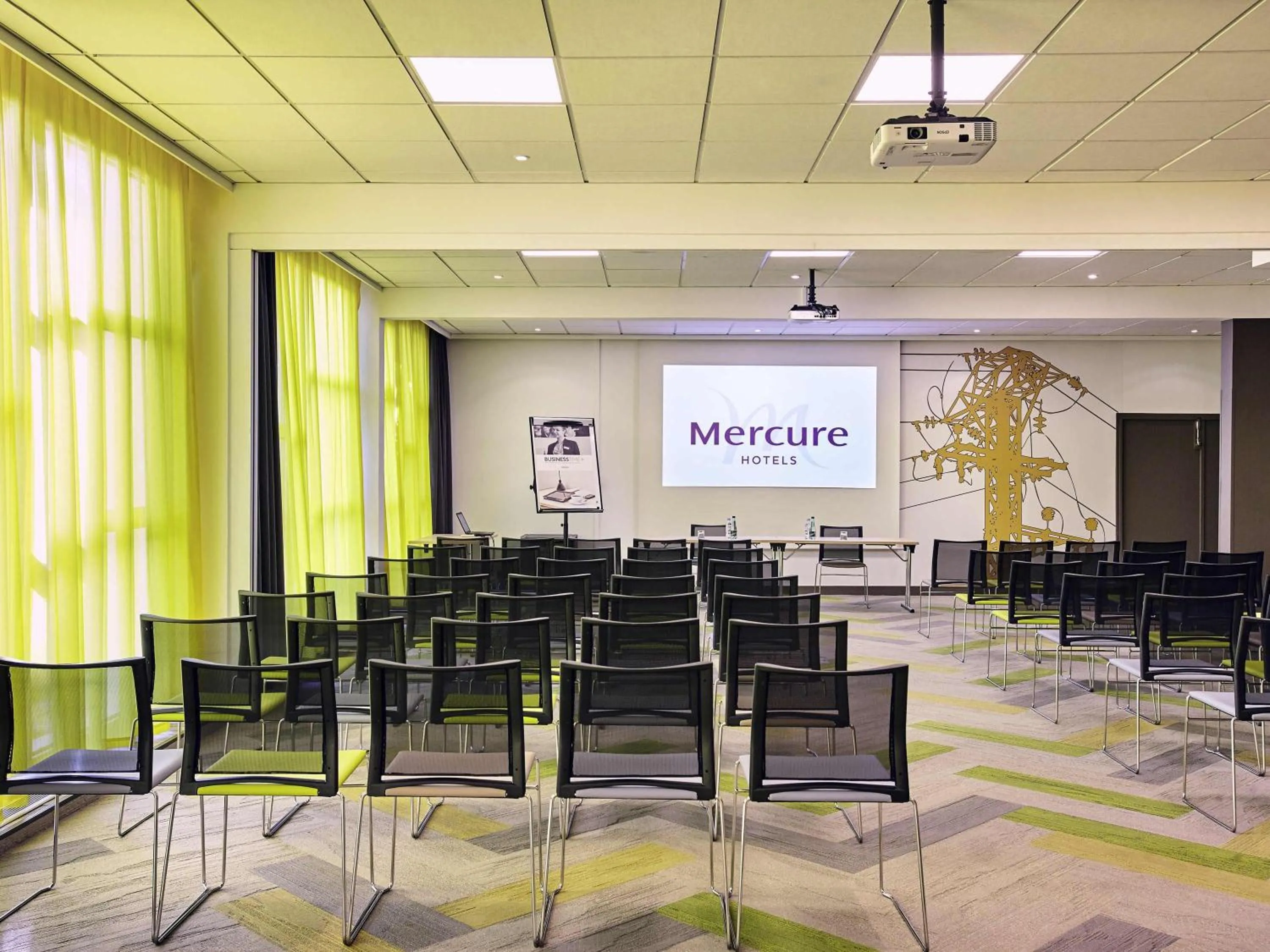 Meeting/conference room in Mercure Paris Sud Les Ulis-Courtaboeuf