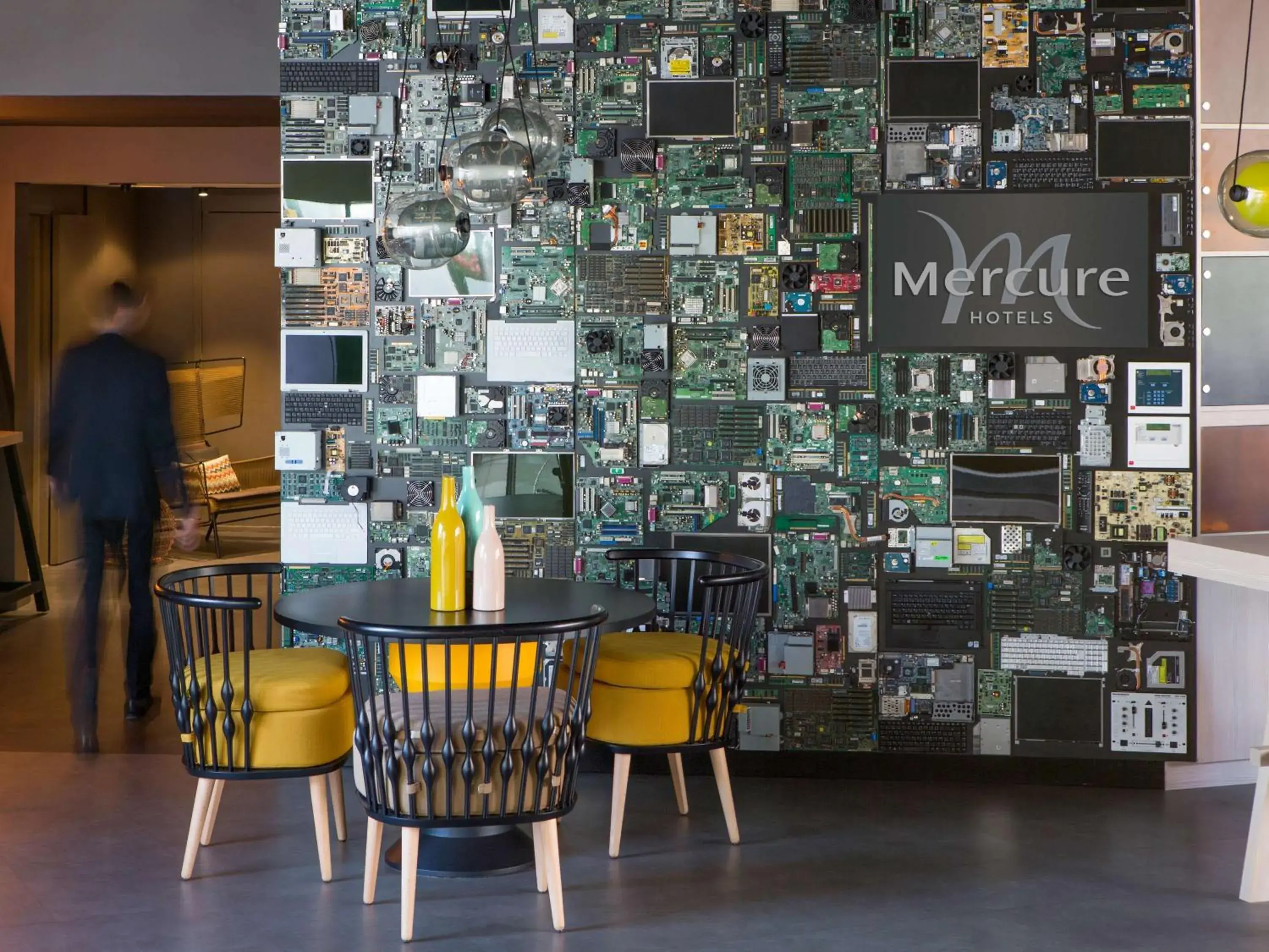 Property building in Mercure Paris Sud Les Ulis-Courtaboeuf Property building in Mercure Paris Sud Les Ulis-Courtaboeuf