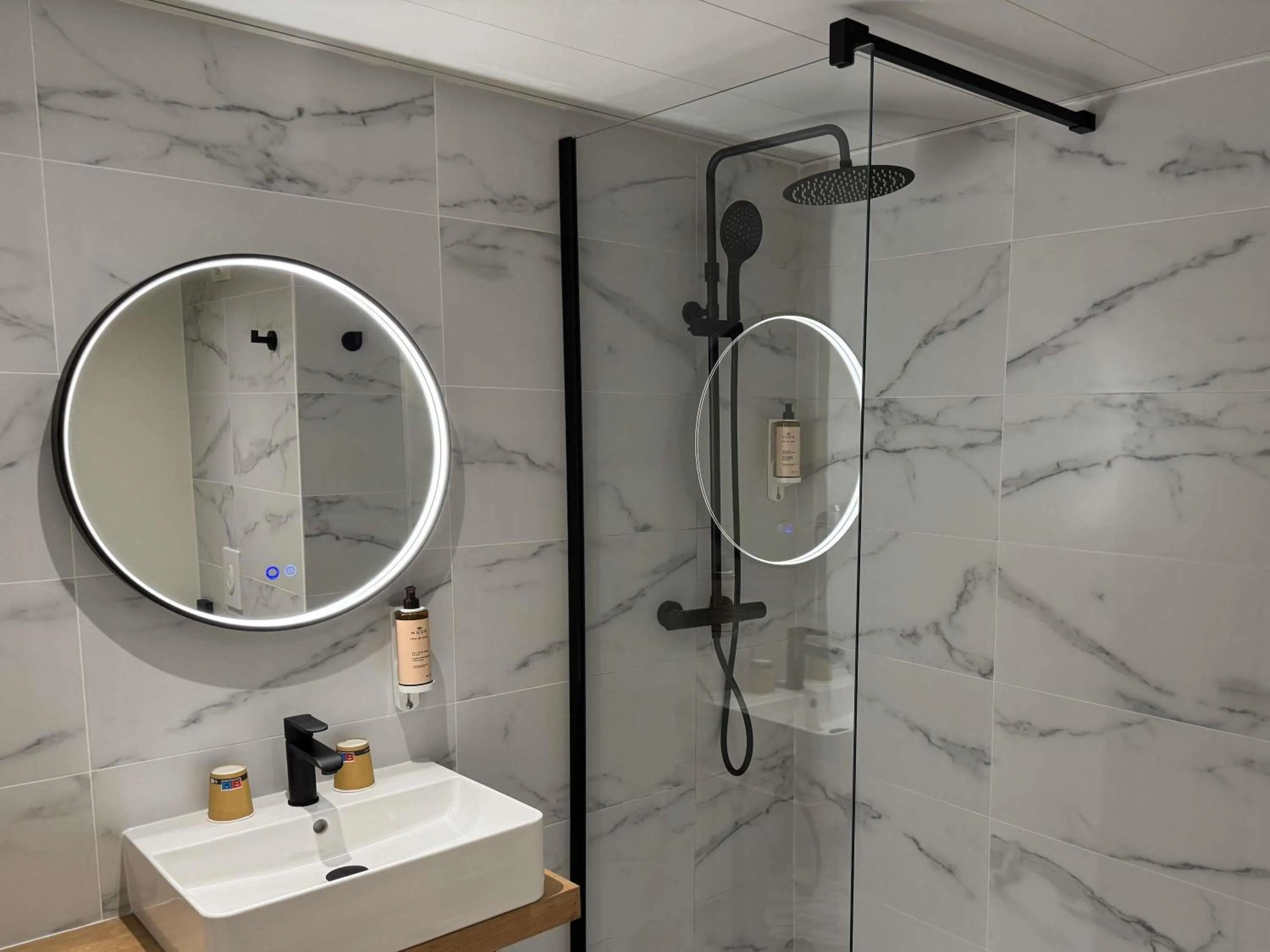 Bedroom in Mercure Paris Sud Les Ulis-Courtaboeuf