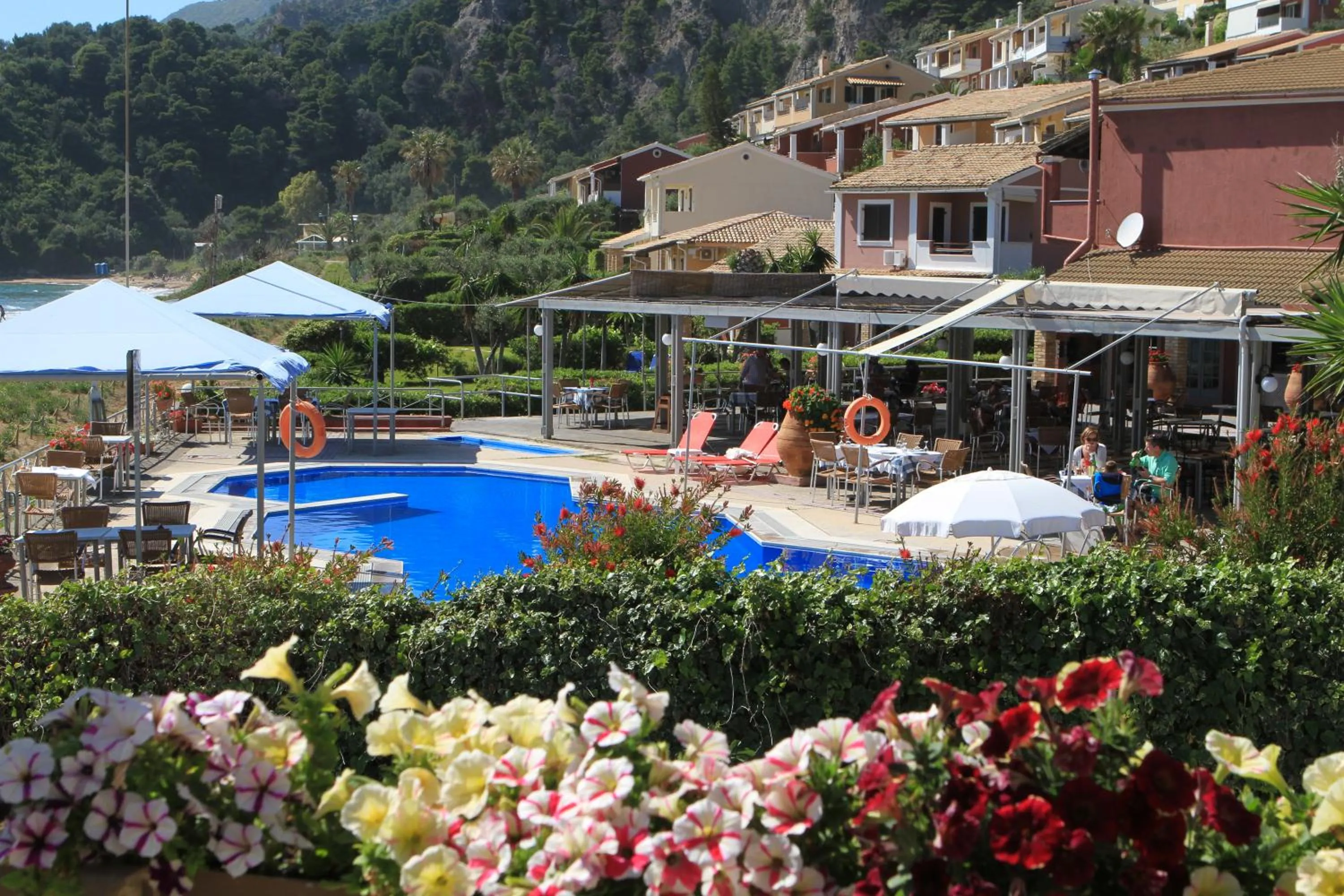 Spring in Glyfada Gorgona Apartments