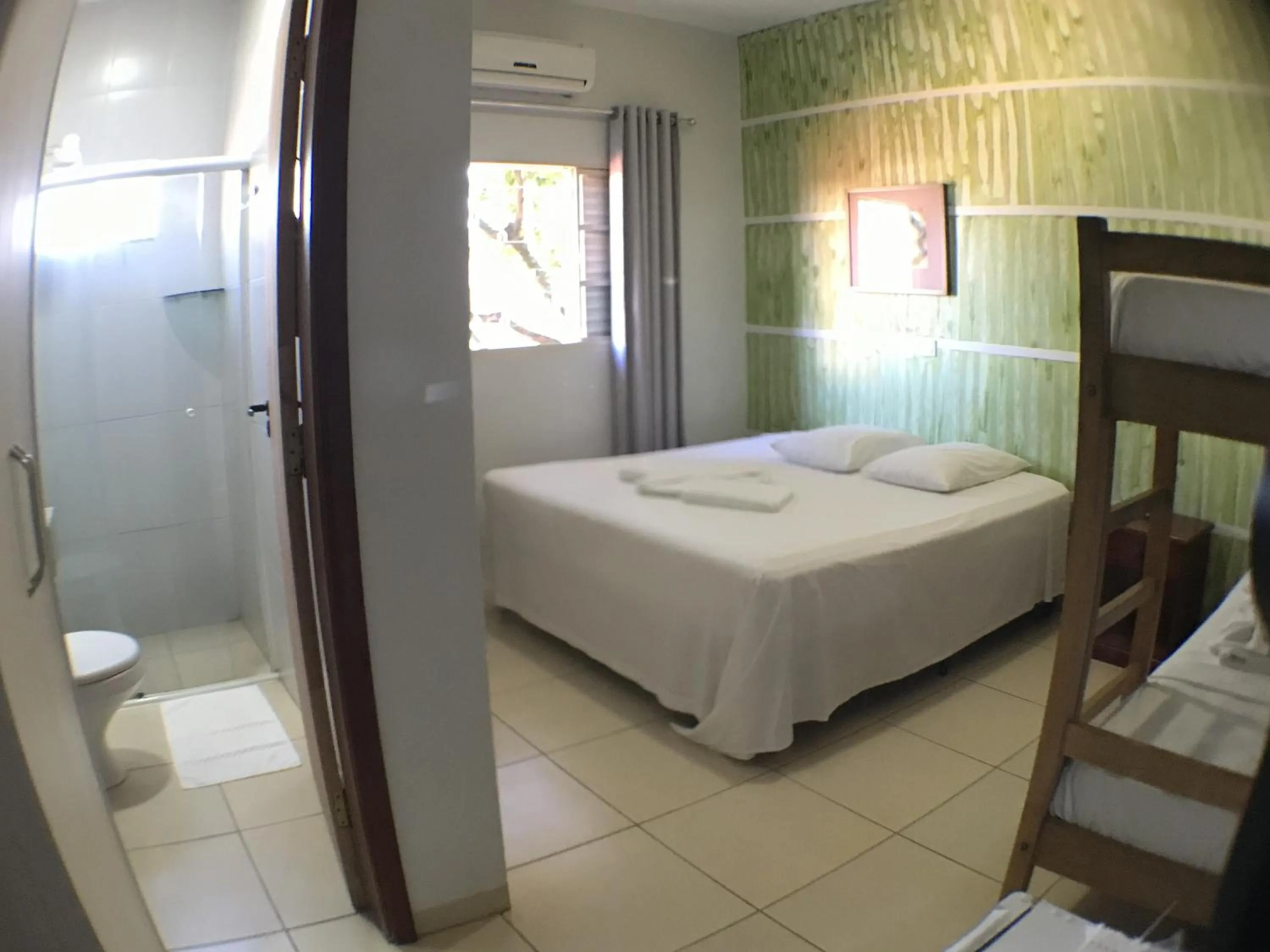 Bathroom, Bed in Hotel Pousada Calliandra
