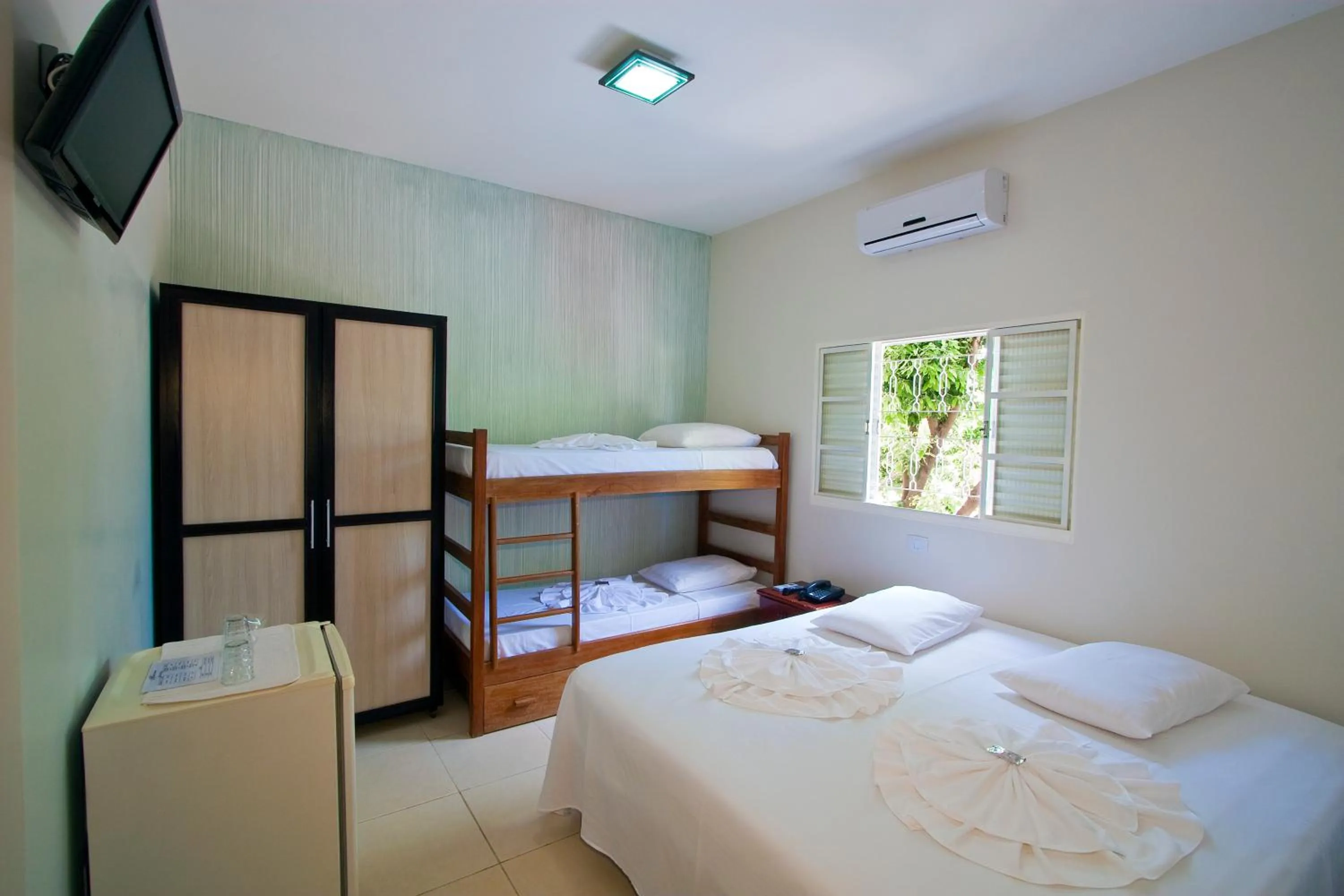Photo of the whole room, Bed in Hotel Pousada Calliandra