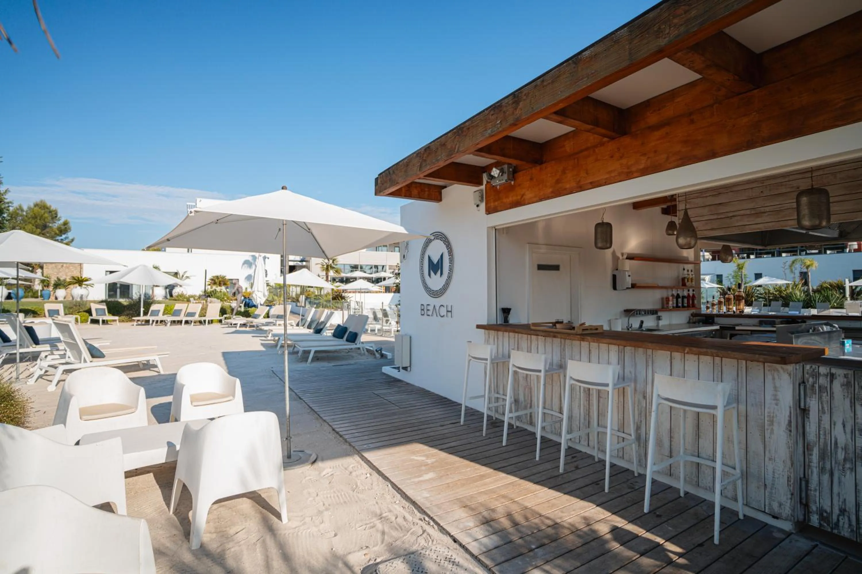 Food and drinks in Mouratoglou Hotel & Resort