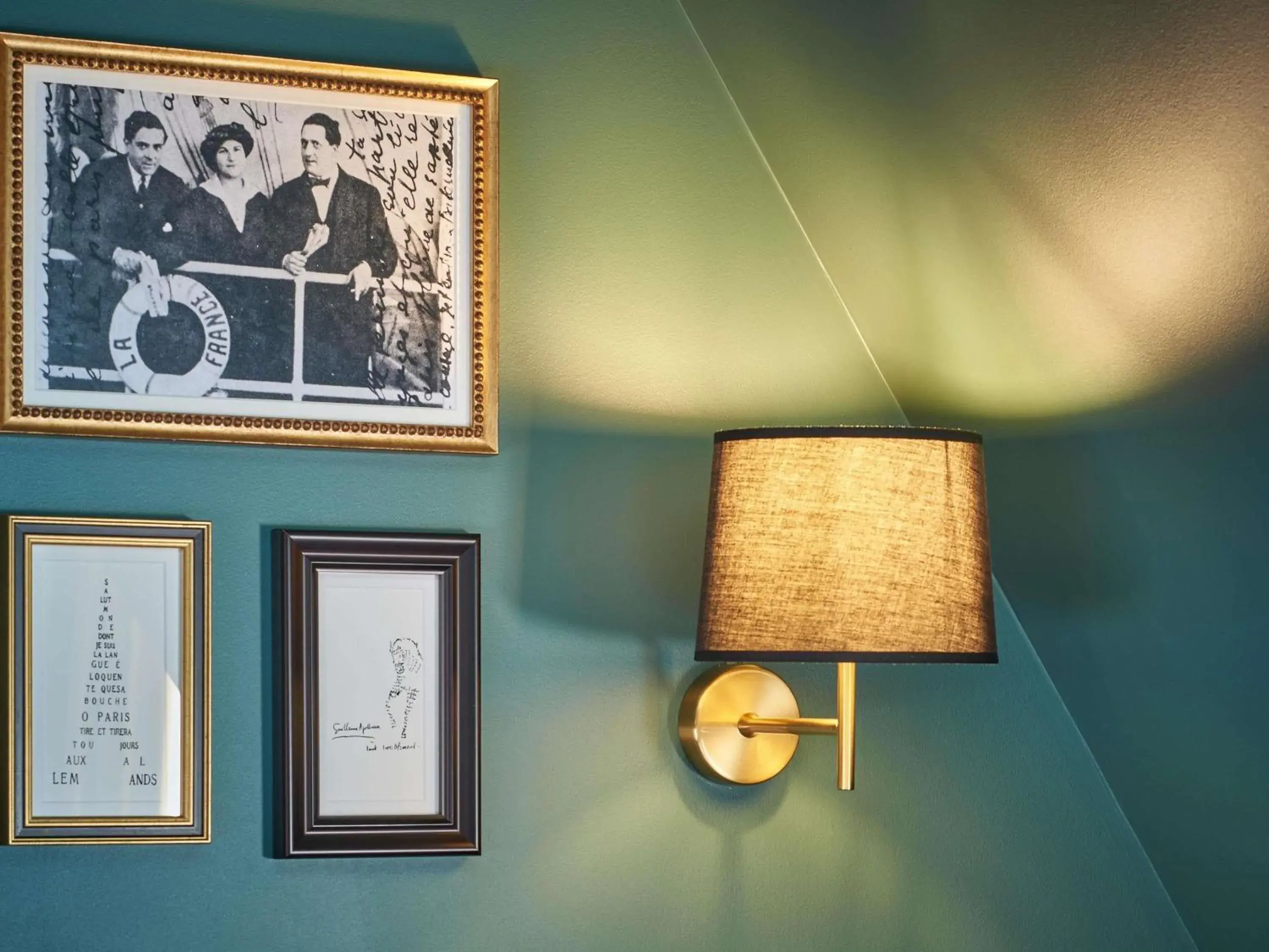 Bedroom in Mercure Paris Tour Eiffel Pont Mirabeau Bedroom in Mercure Paris Tour Eiffel Pont Mirabeau