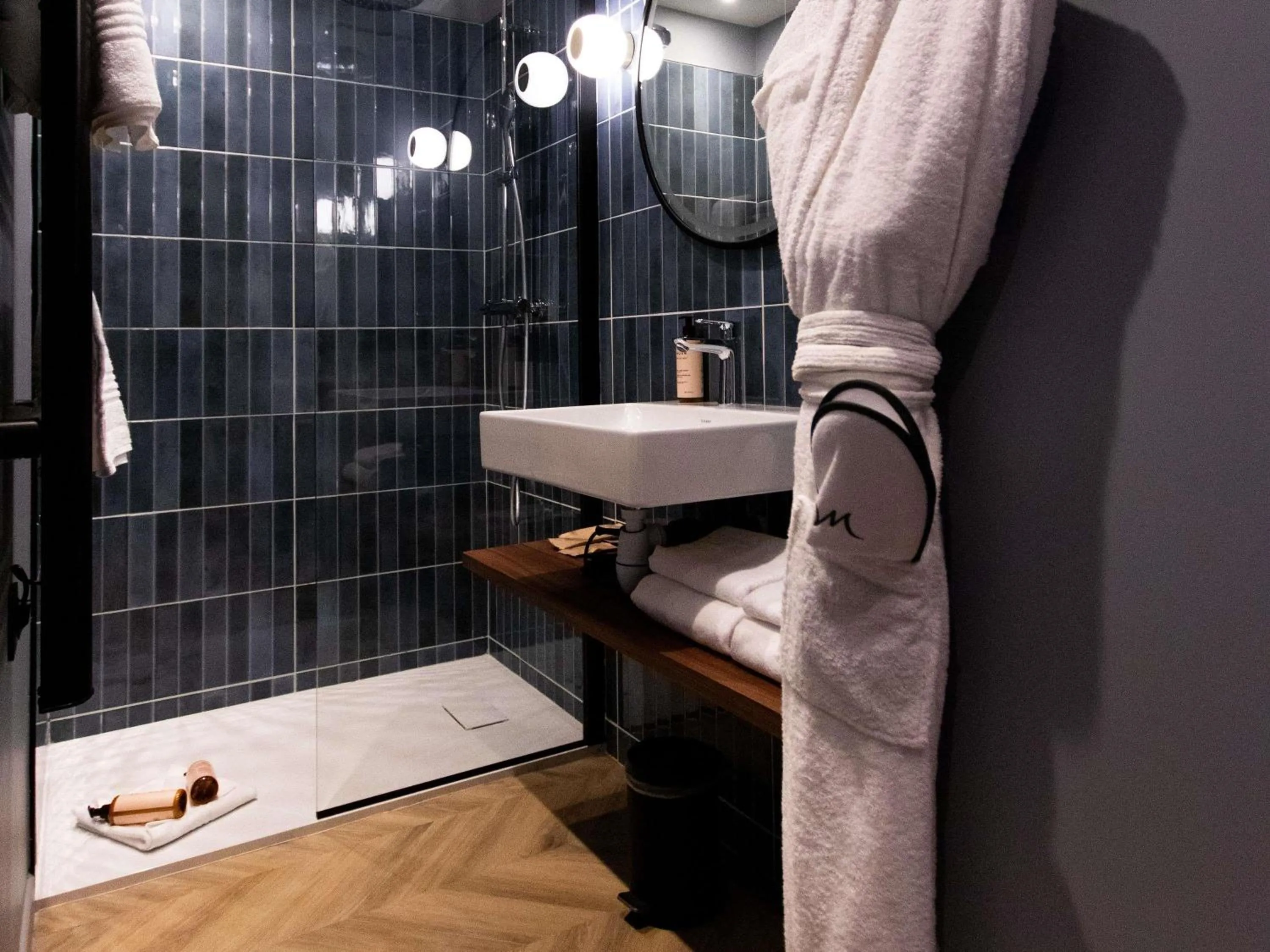 Bedroom in Mercure Paris Tour Eiffel Pont Mirabeau