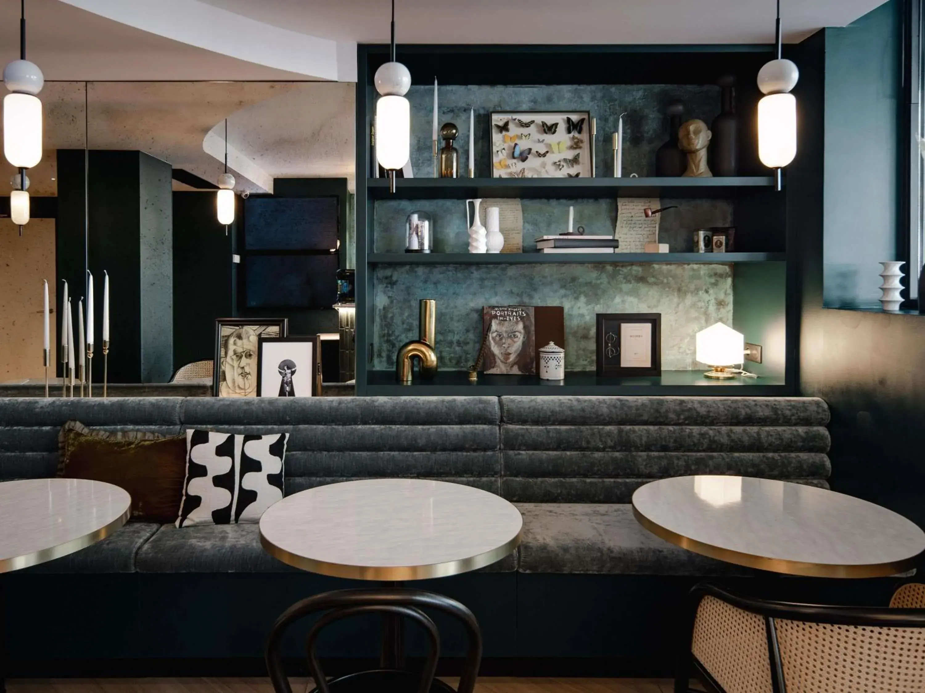 Property building in Mercure Paris Tour Eiffel Pont Mirabeau Property building in Mercure Paris Tour Eiffel Pont Mirabeau