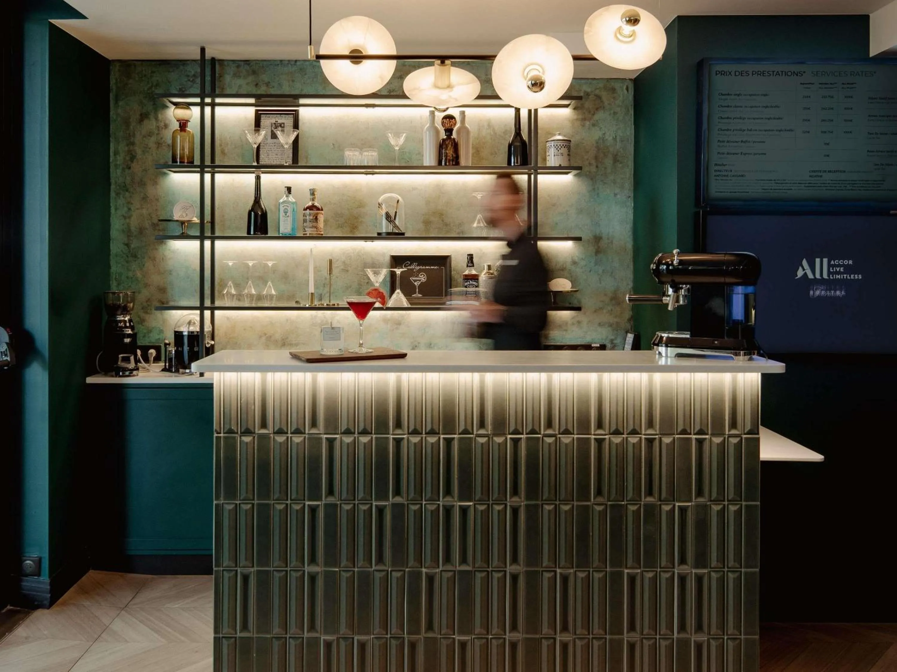 Property building in Mercure Paris Tour Eiffel Pont Mirabeau