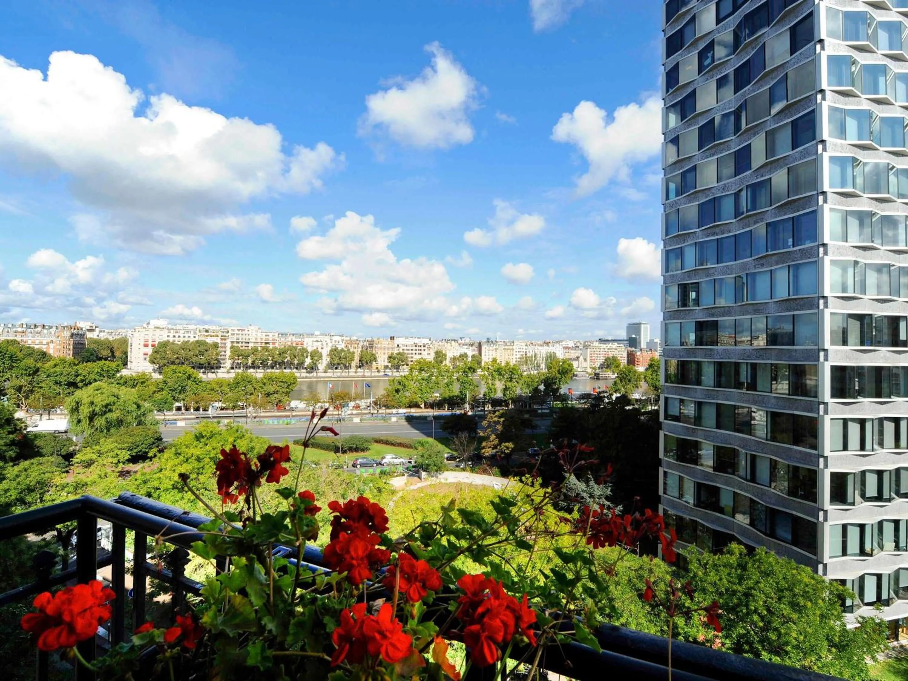 Bedroom in Mercure Paris Tour Eiffel Pont Mirabeau
