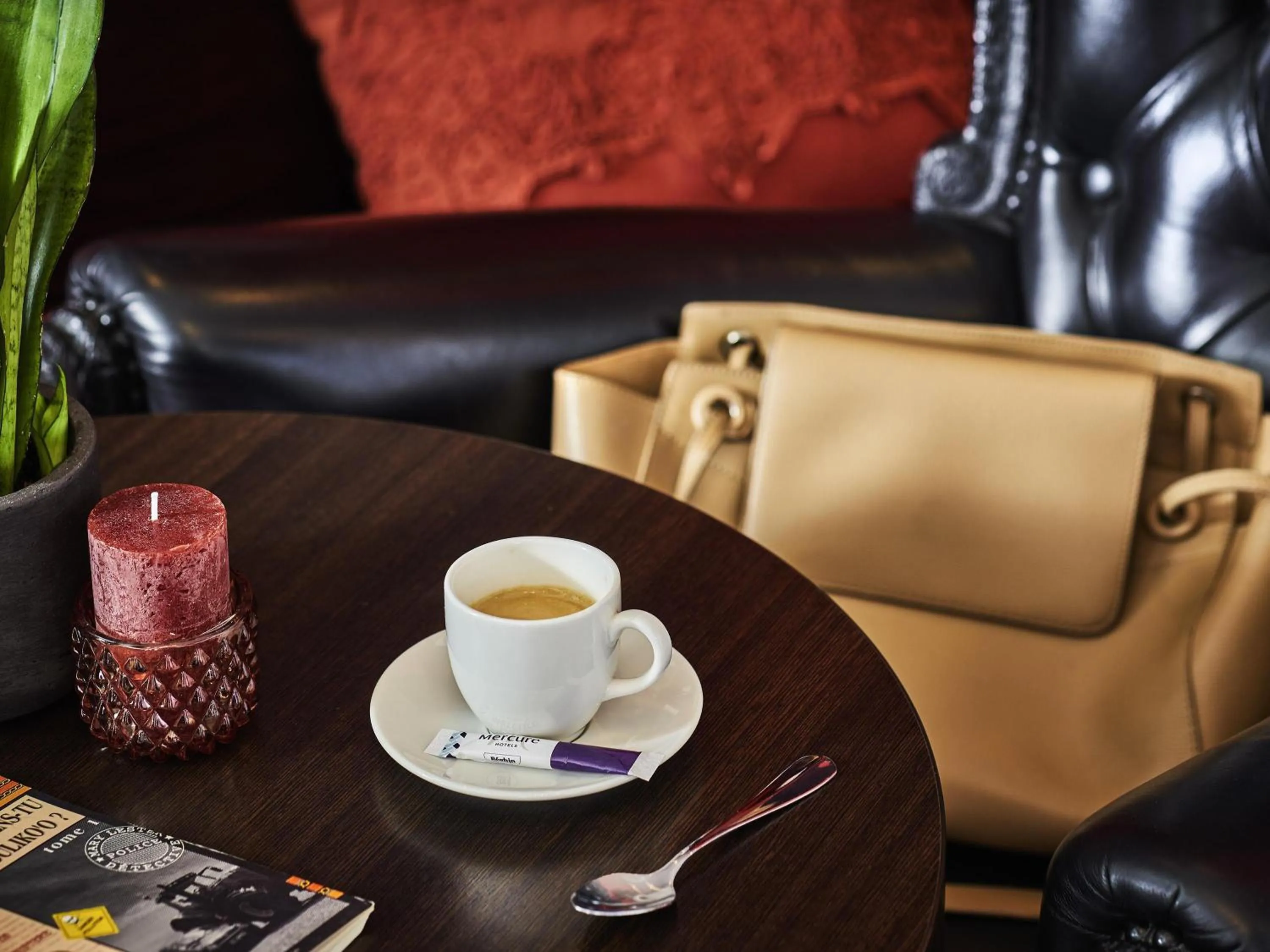 Lounge or bar in Mercure Paris Tour Eiffel Pont Mirabeau