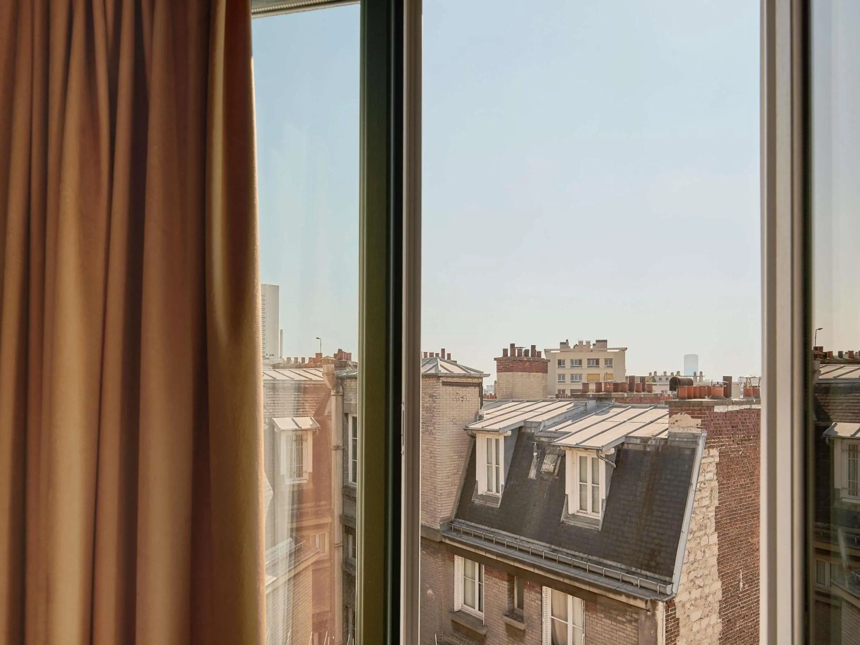 Bedroom in Mercure Paris Tour Eiffel Pont Mirabeau
