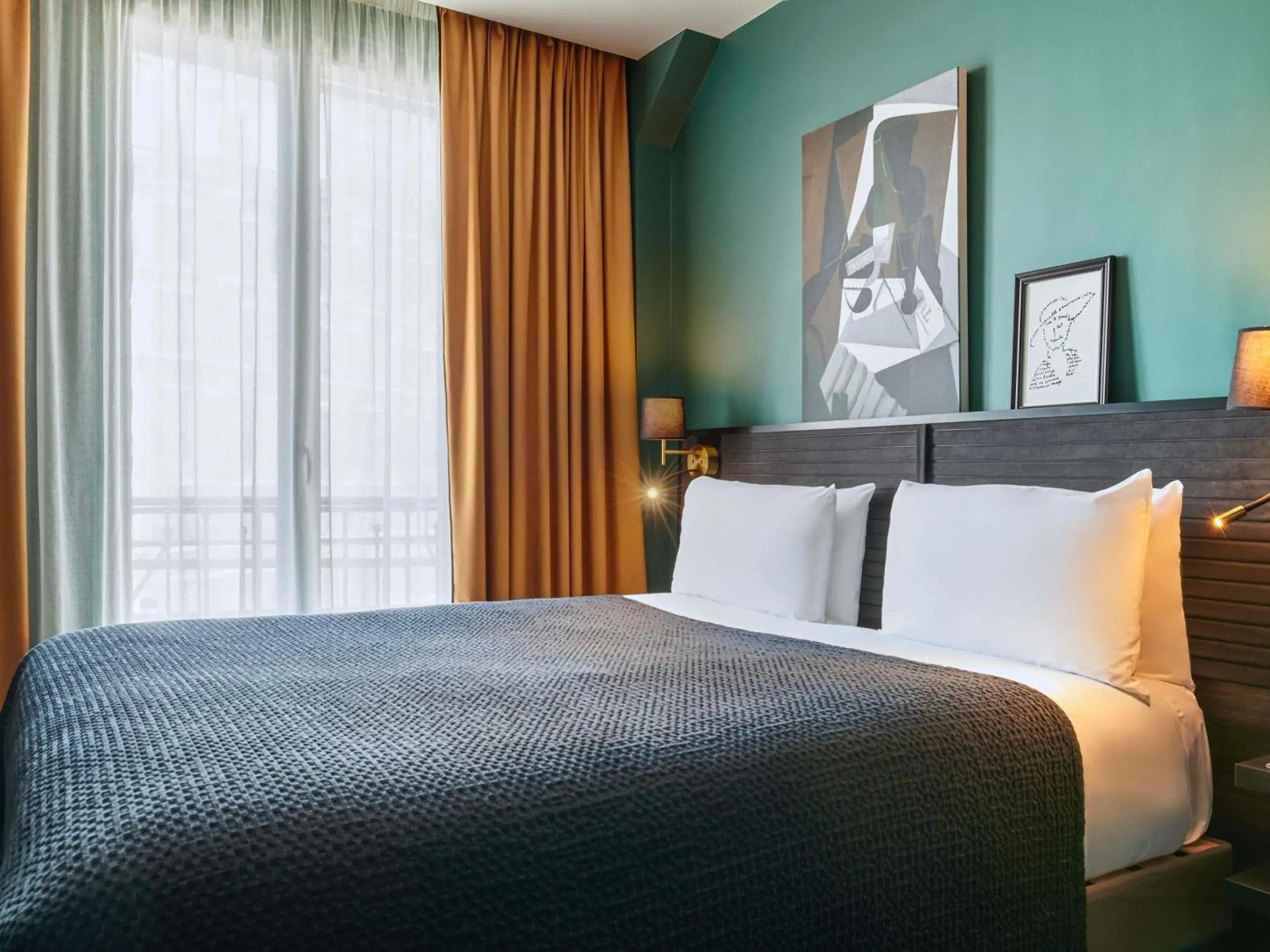 Bedroom, Bed in Mercure Paris Tour Eiffel Pont Mirabeau Bedroom, Bed in Mercure Paris Tour Eiffel Pont Mirabeau